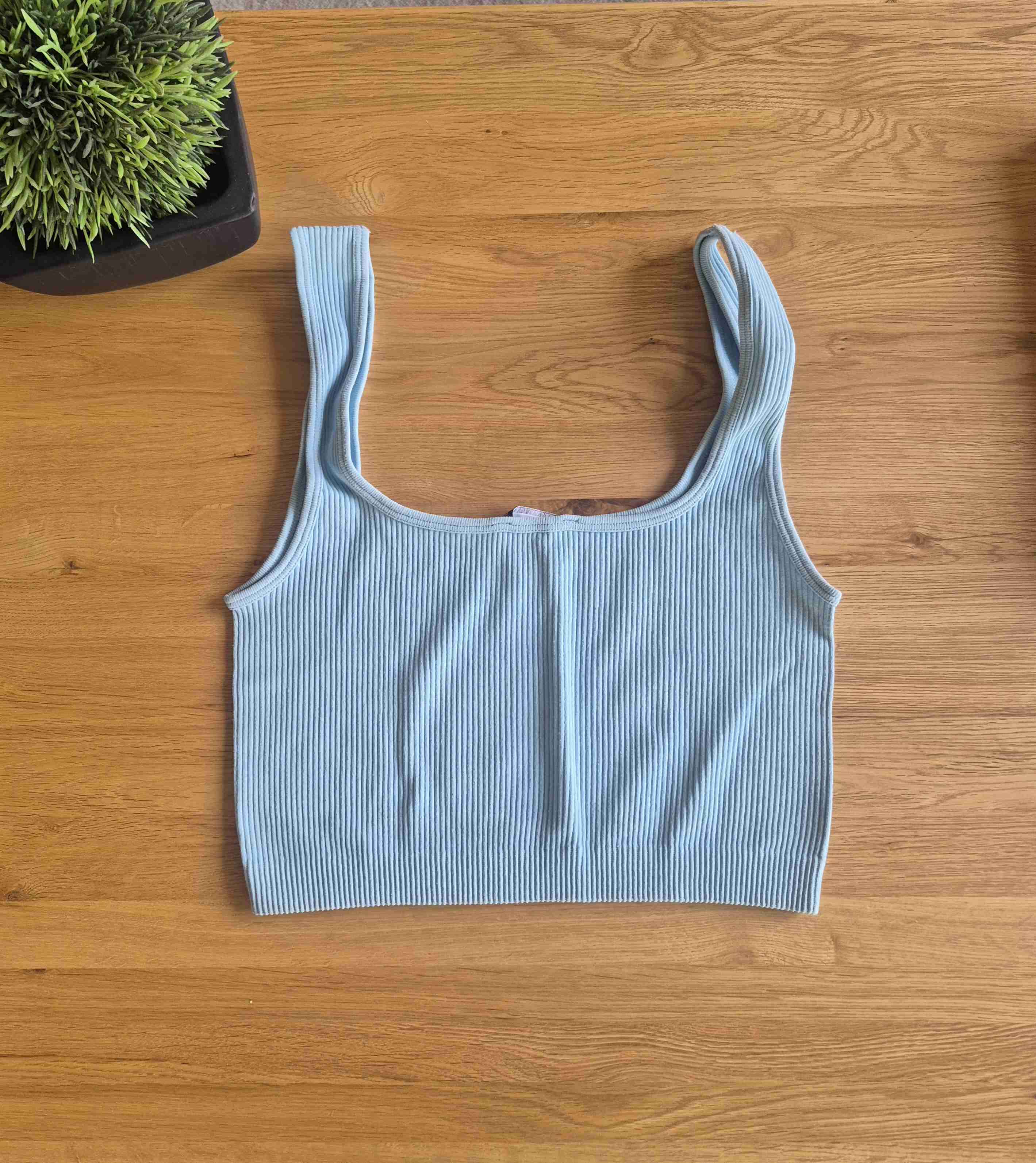 Top sin mangas azul y negro - miniatura 1