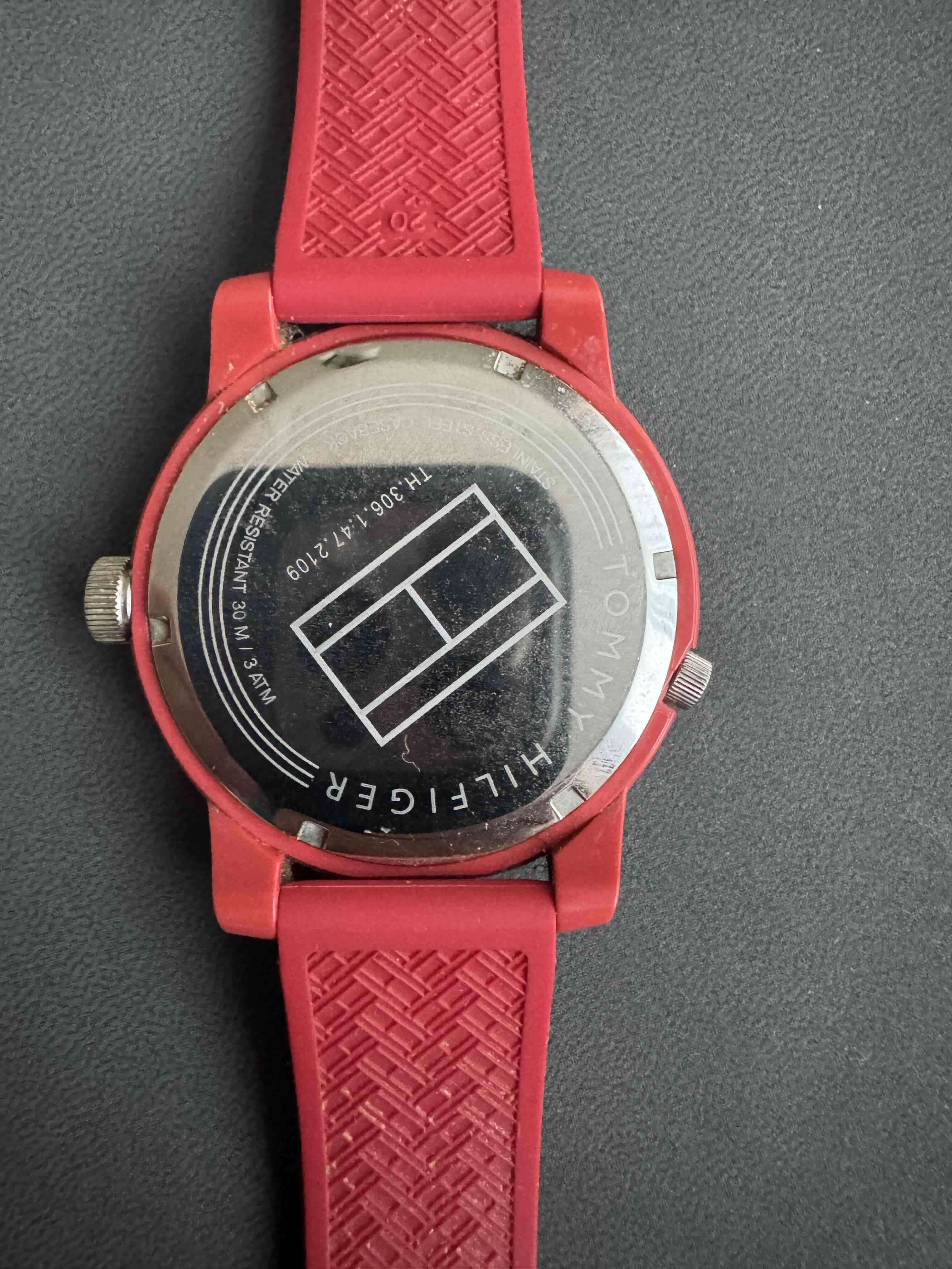 Reloj rojo Tommy Hilfiger - 3
