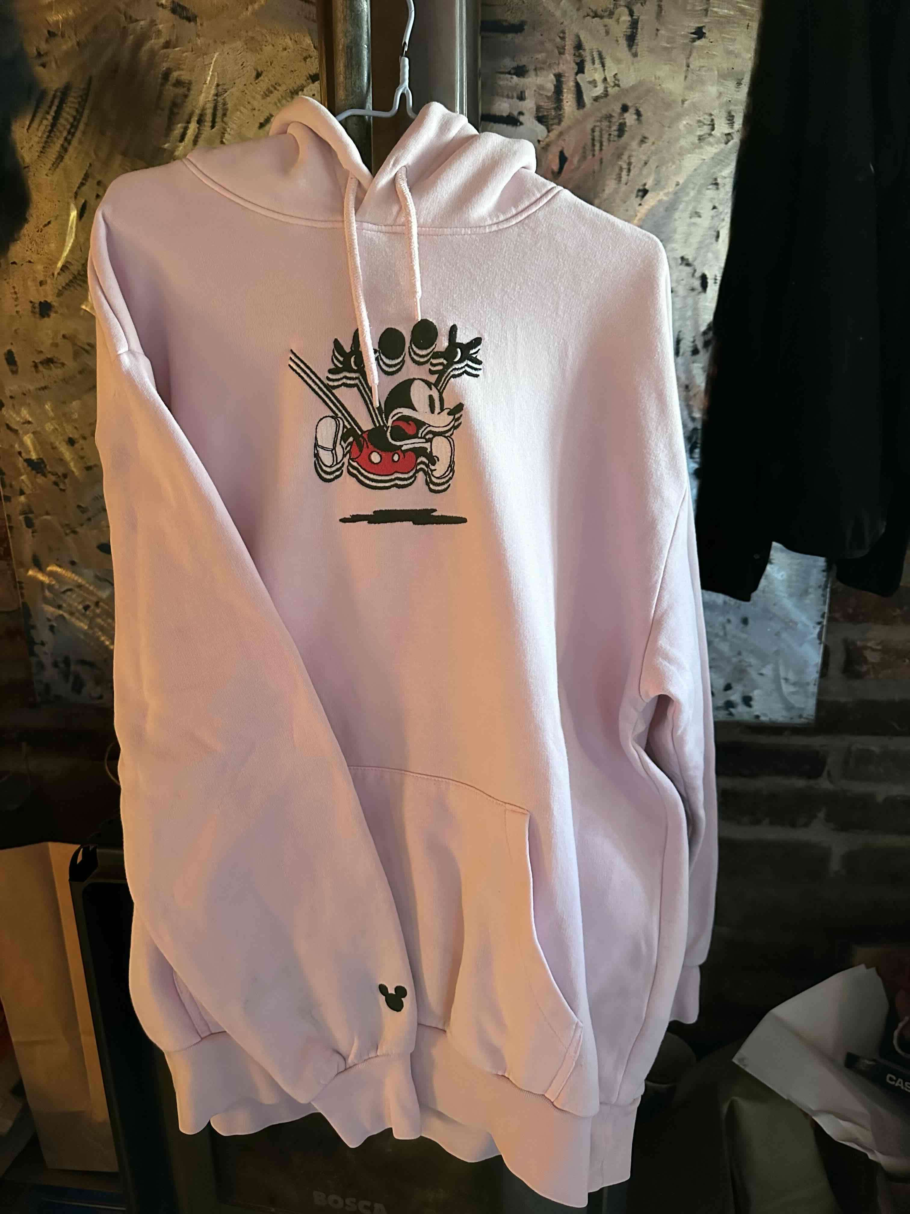 Polerón con capucha estampado - 1