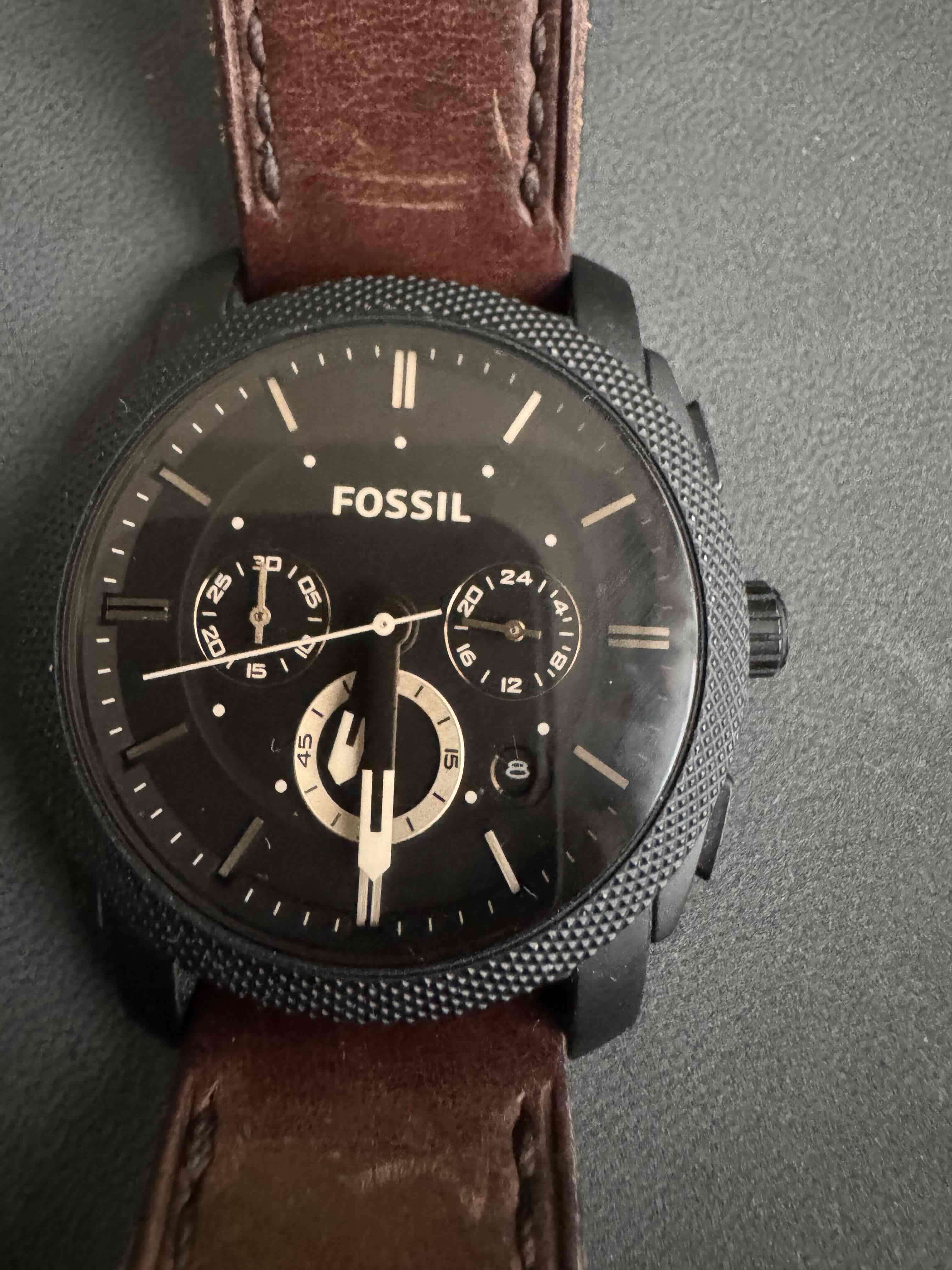 Reloj Fossil color negro y marrón - 1