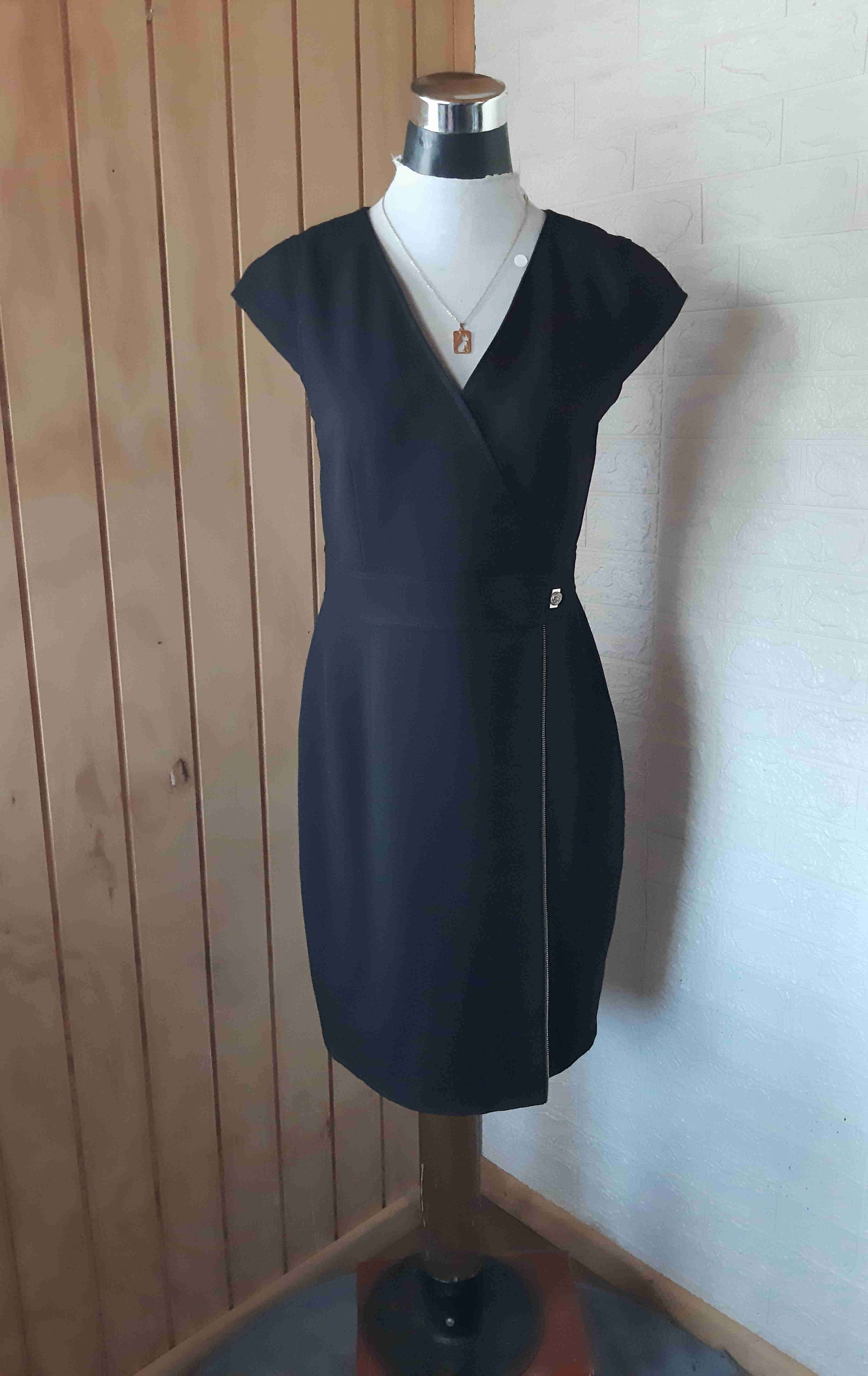 Vestido formal negro Calvin klein talla S - miniatura 2