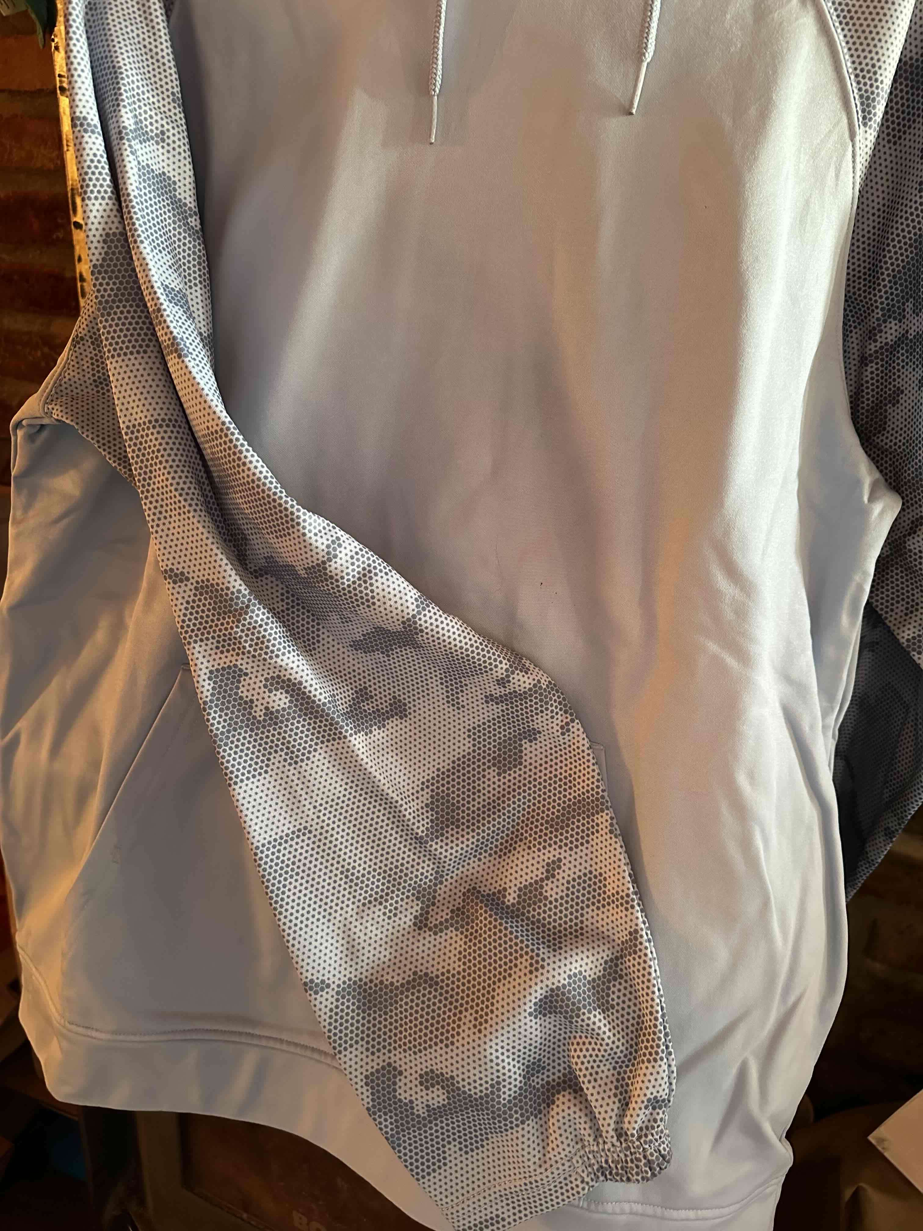 Polerón con capucha celeste - miniatura 2