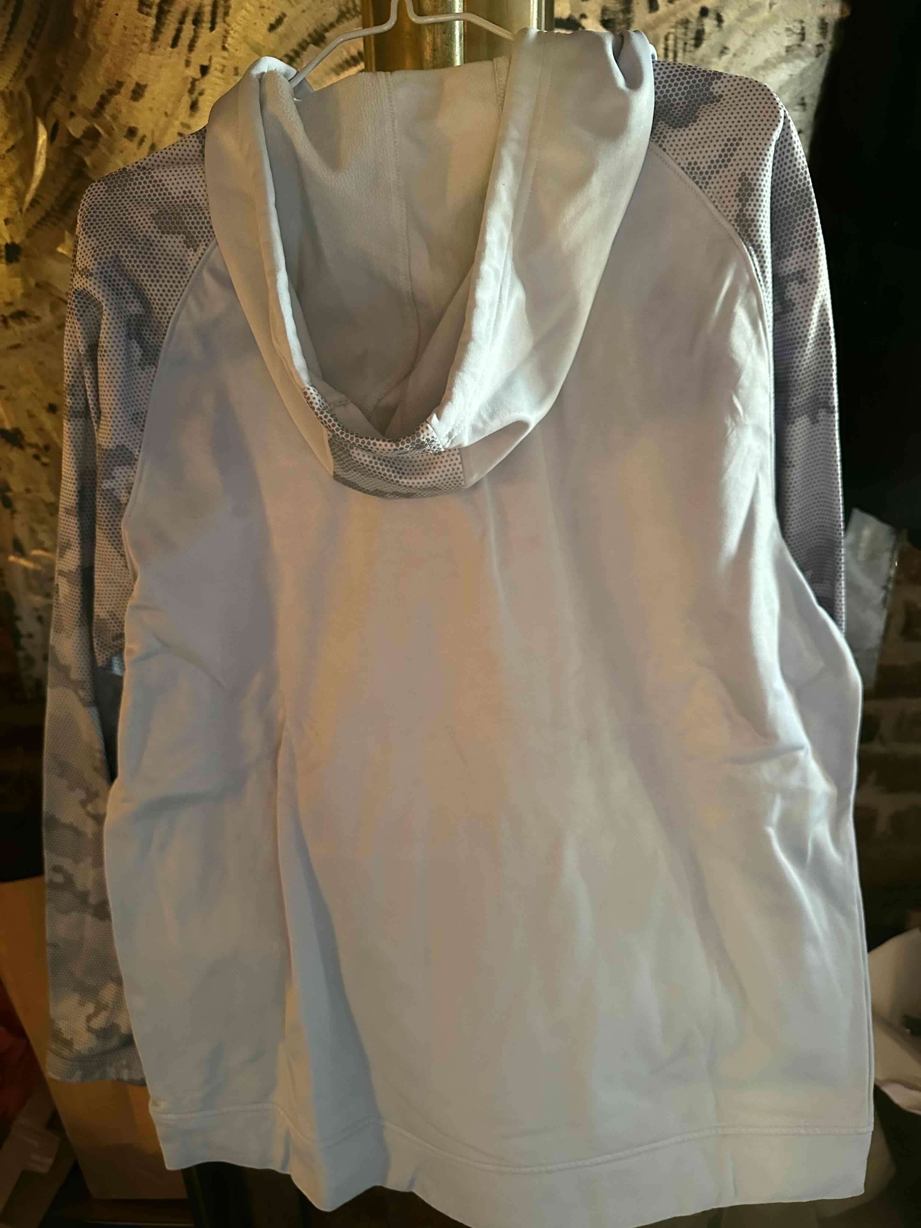 Polerón con capucha celeste - miniatura 3