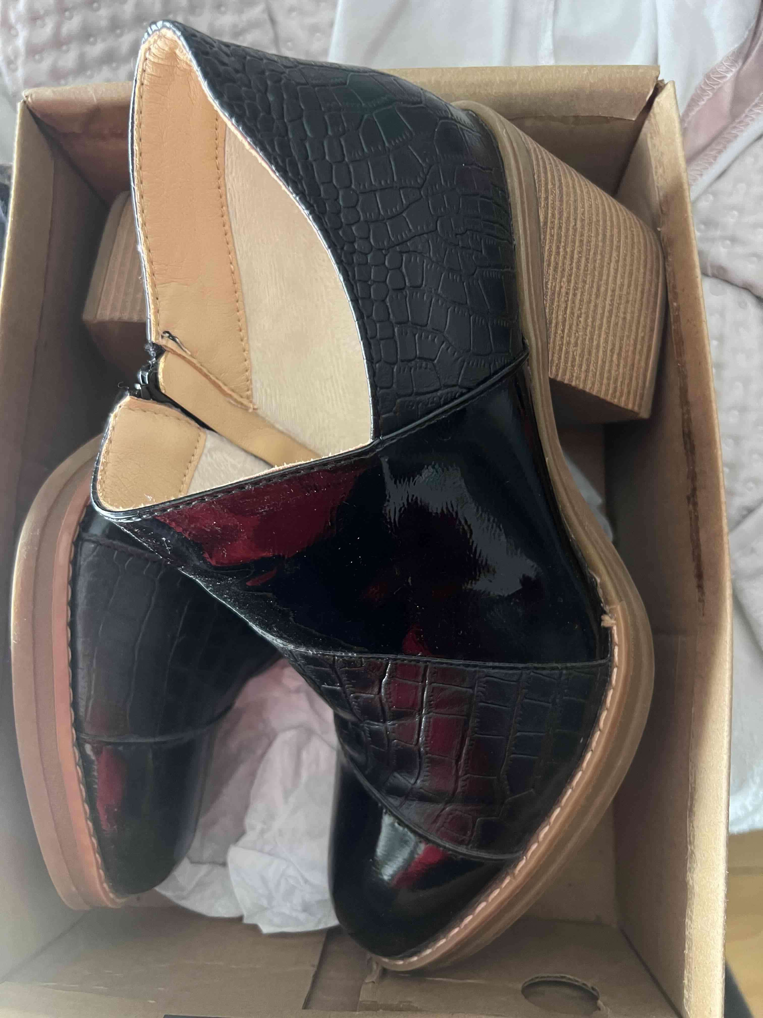 Botines negros con tacón - miniatura 2