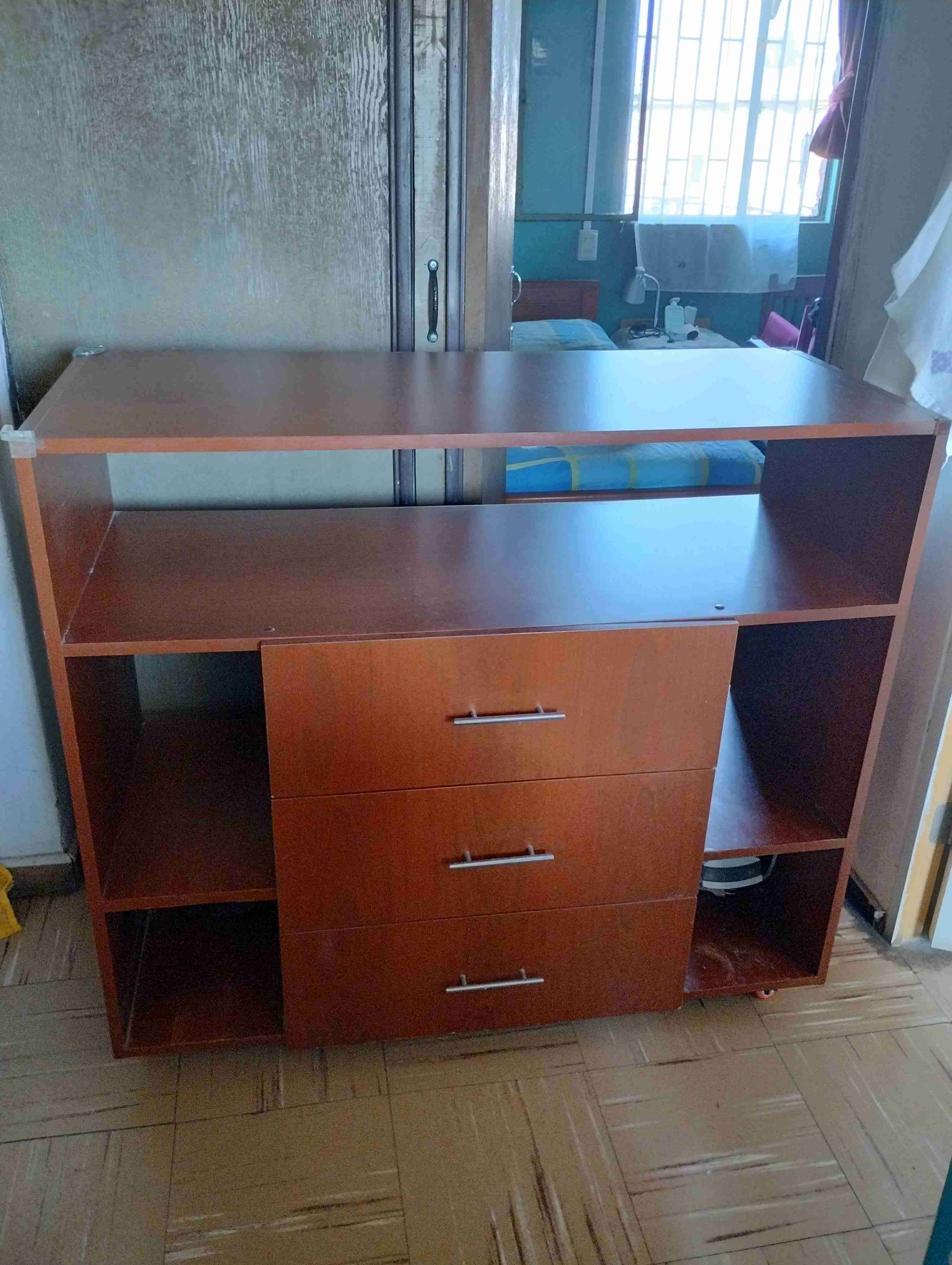 Cómoda de madera con cajones - 2