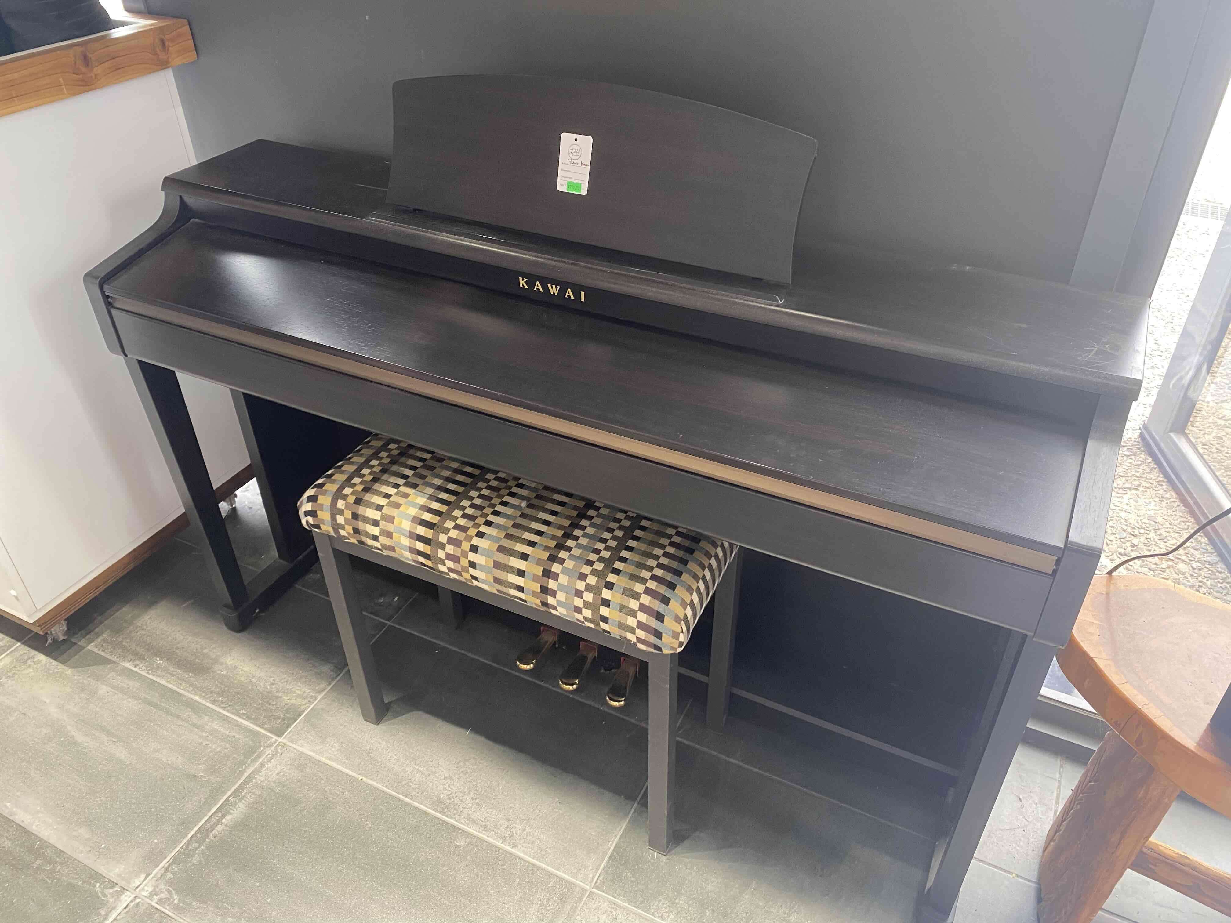 Piano digital Kawai negro - 2