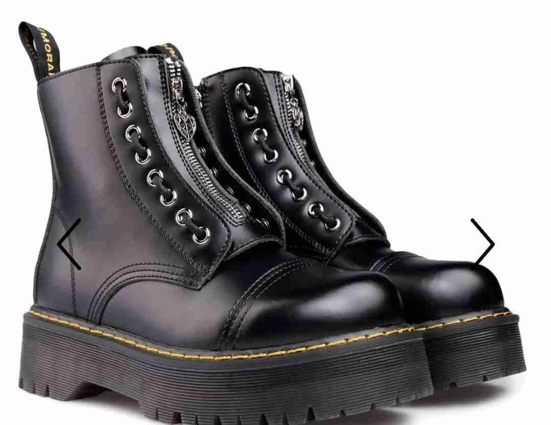 Botas negras de cuero con cierre - miniatura 1