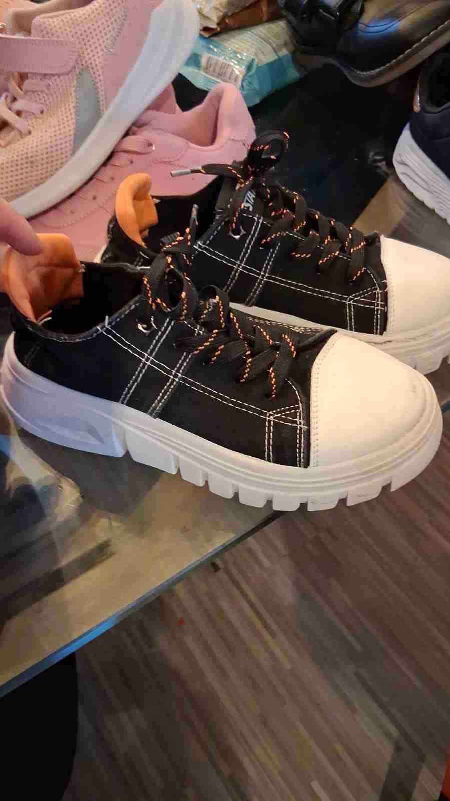 Zapatillas rosadas converse - miniatura 5