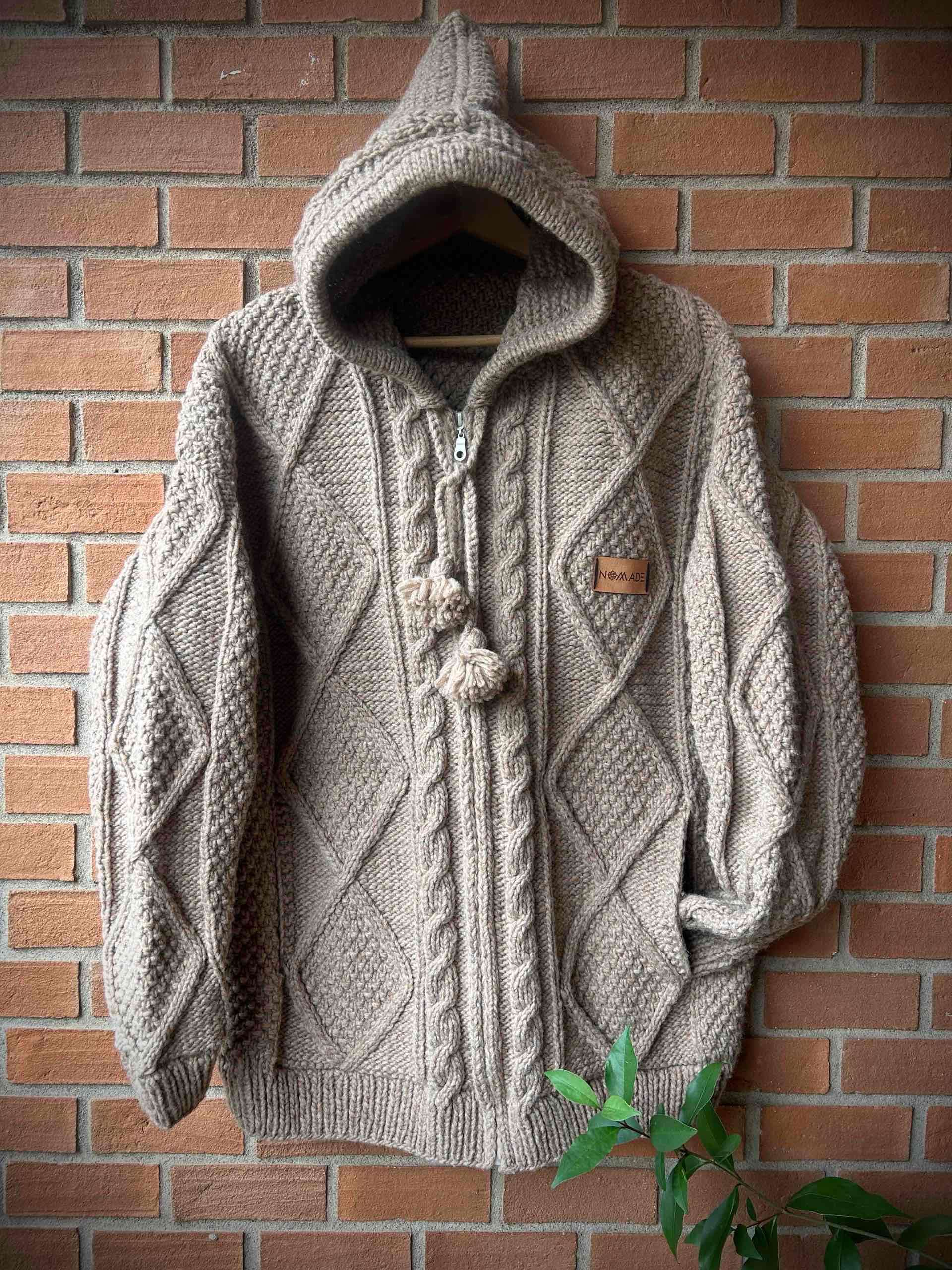 Suéter de lana con capucha