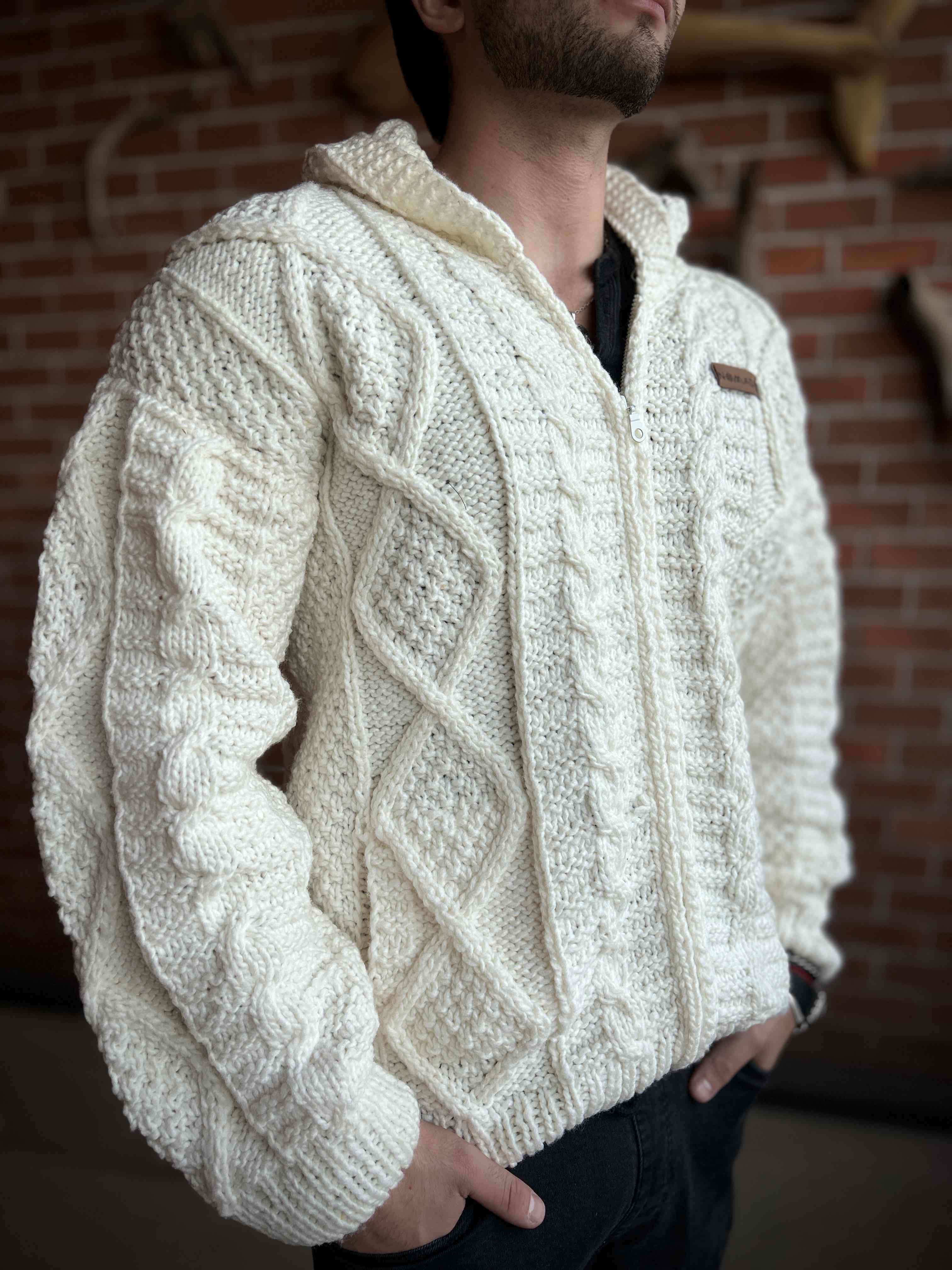 Chaleco de lana de oveja con capucha - miniatura 1