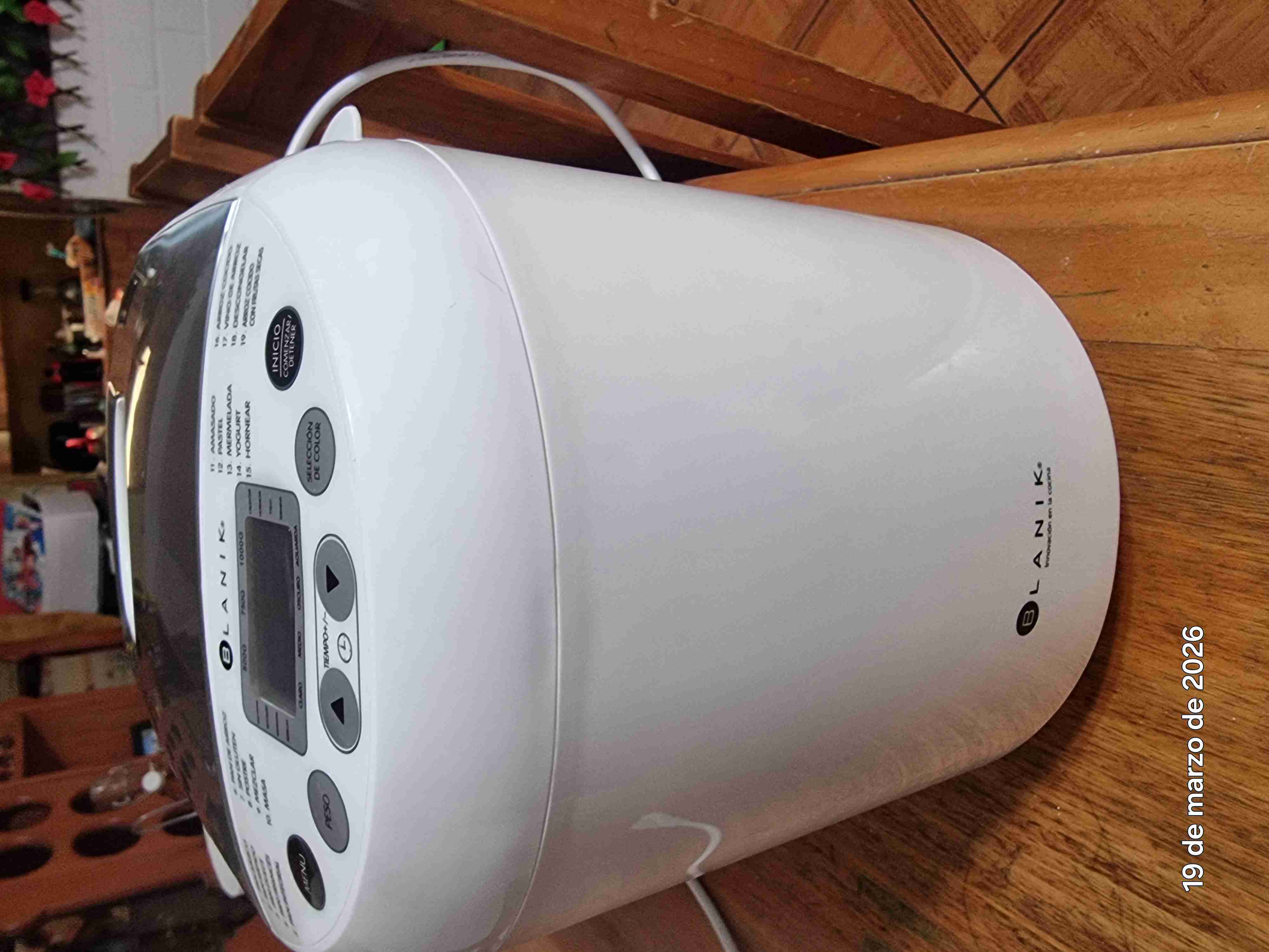 Máquina de pan Blanik blanca casi nueva - miniatura 2