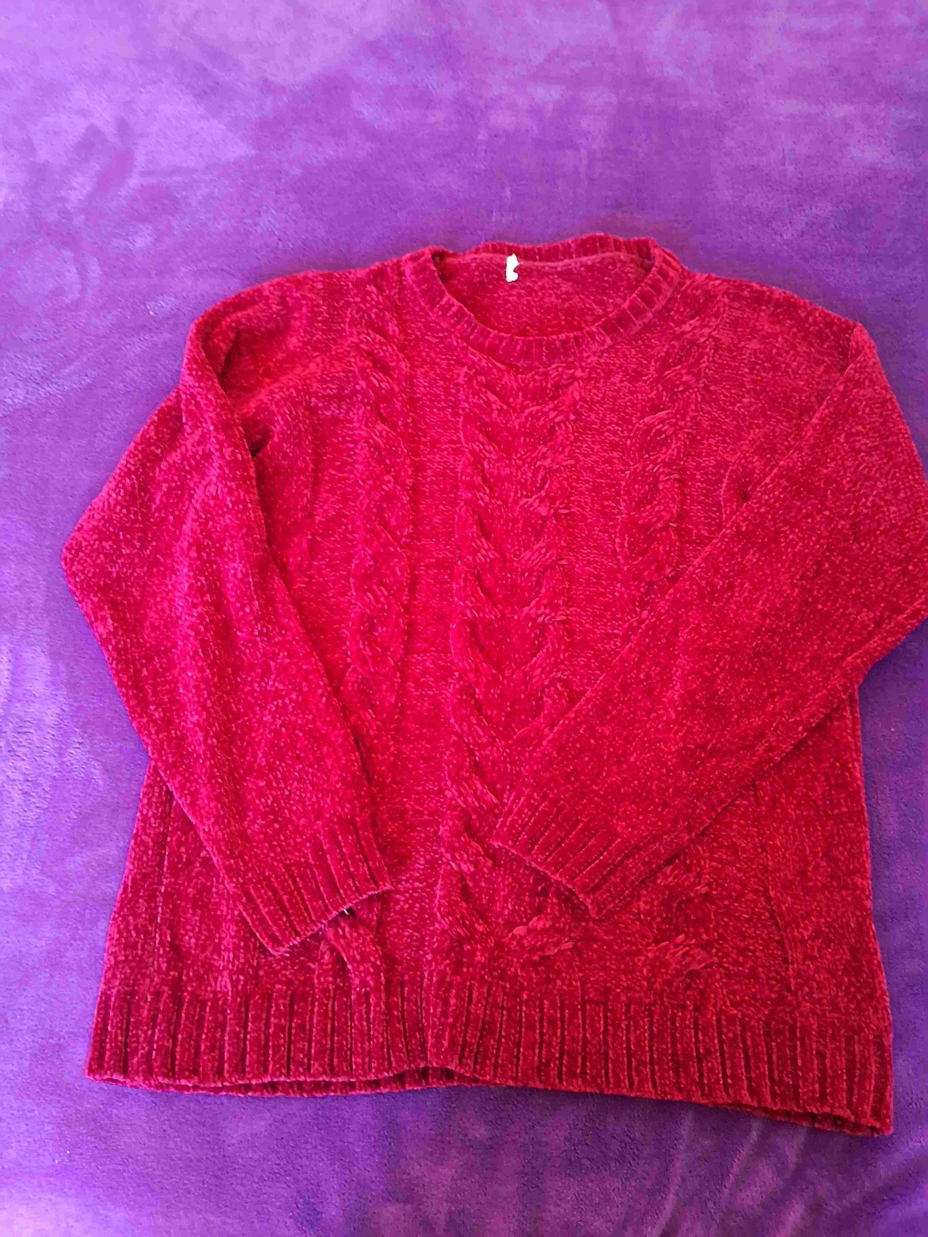 Suéter rojo de lana tejido