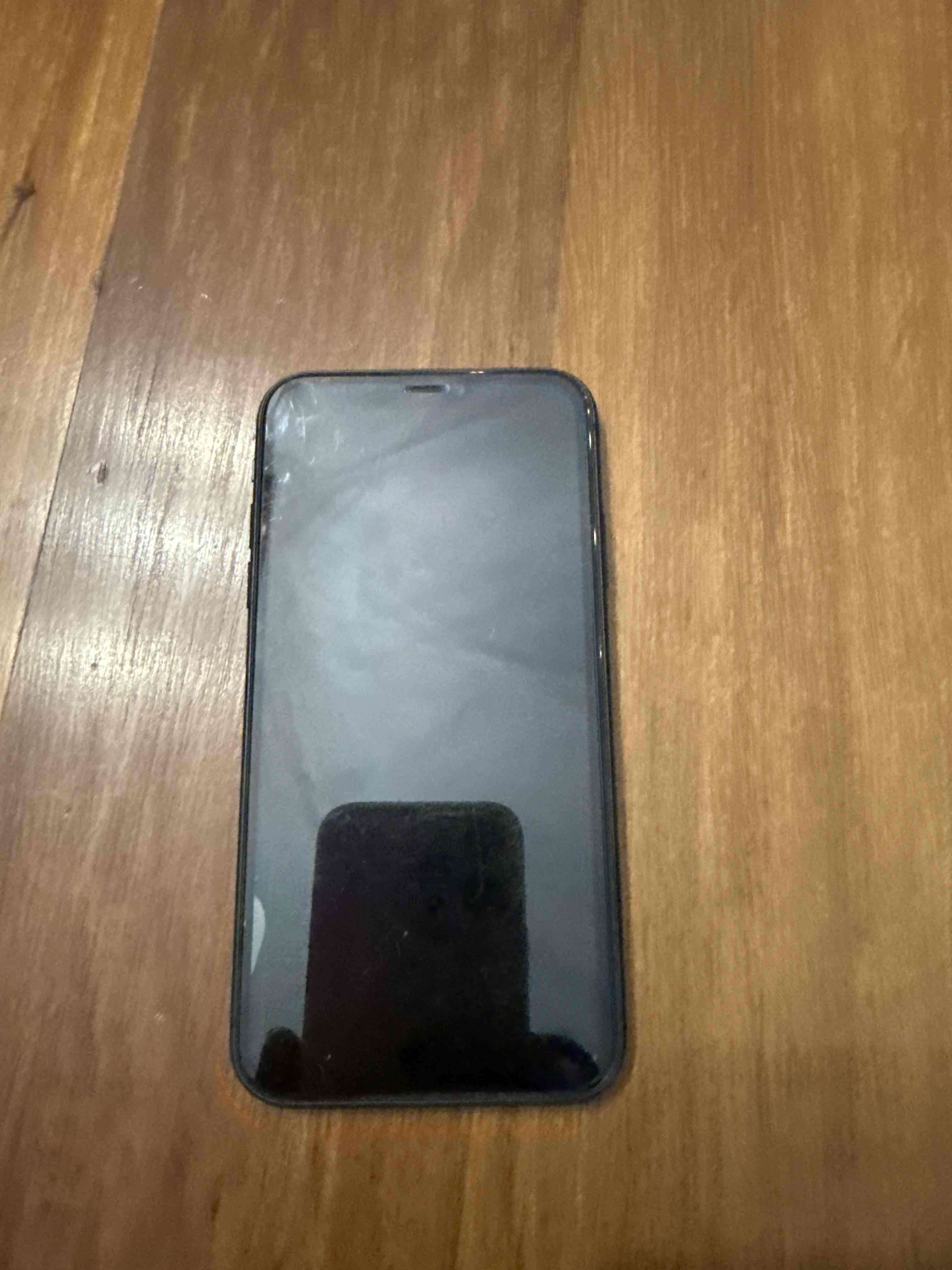 iPhone con carcasa magnética - miniatura 2