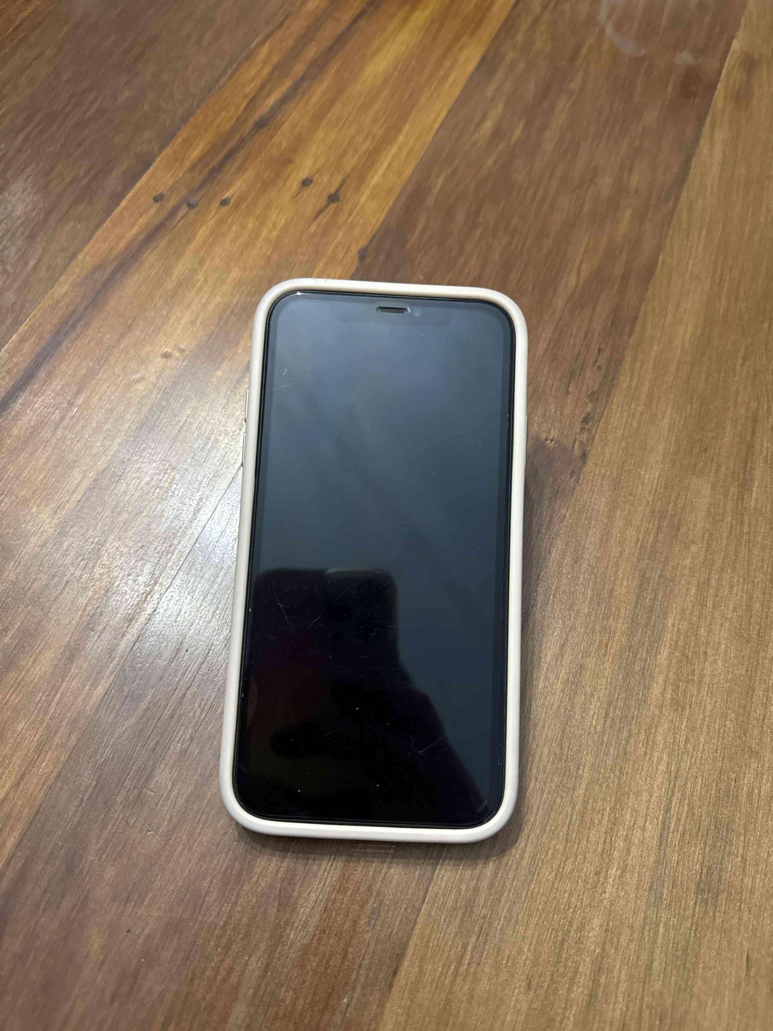 iPhone con carcasa magnética - miniatura 4