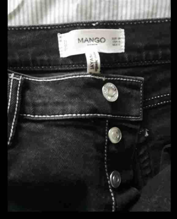 Jeans negros marca Mango - 1