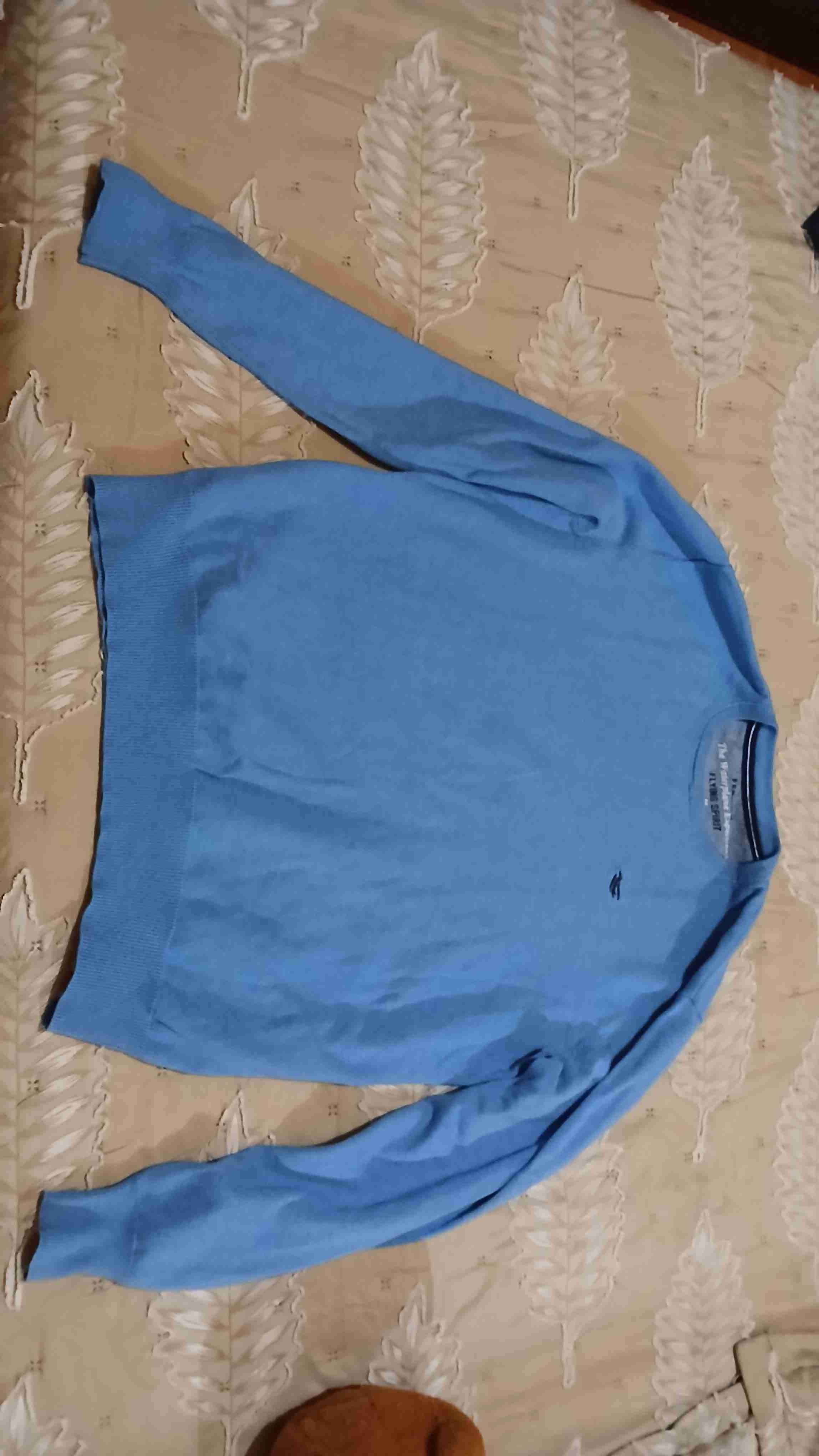 Suéter celeste Ferouch