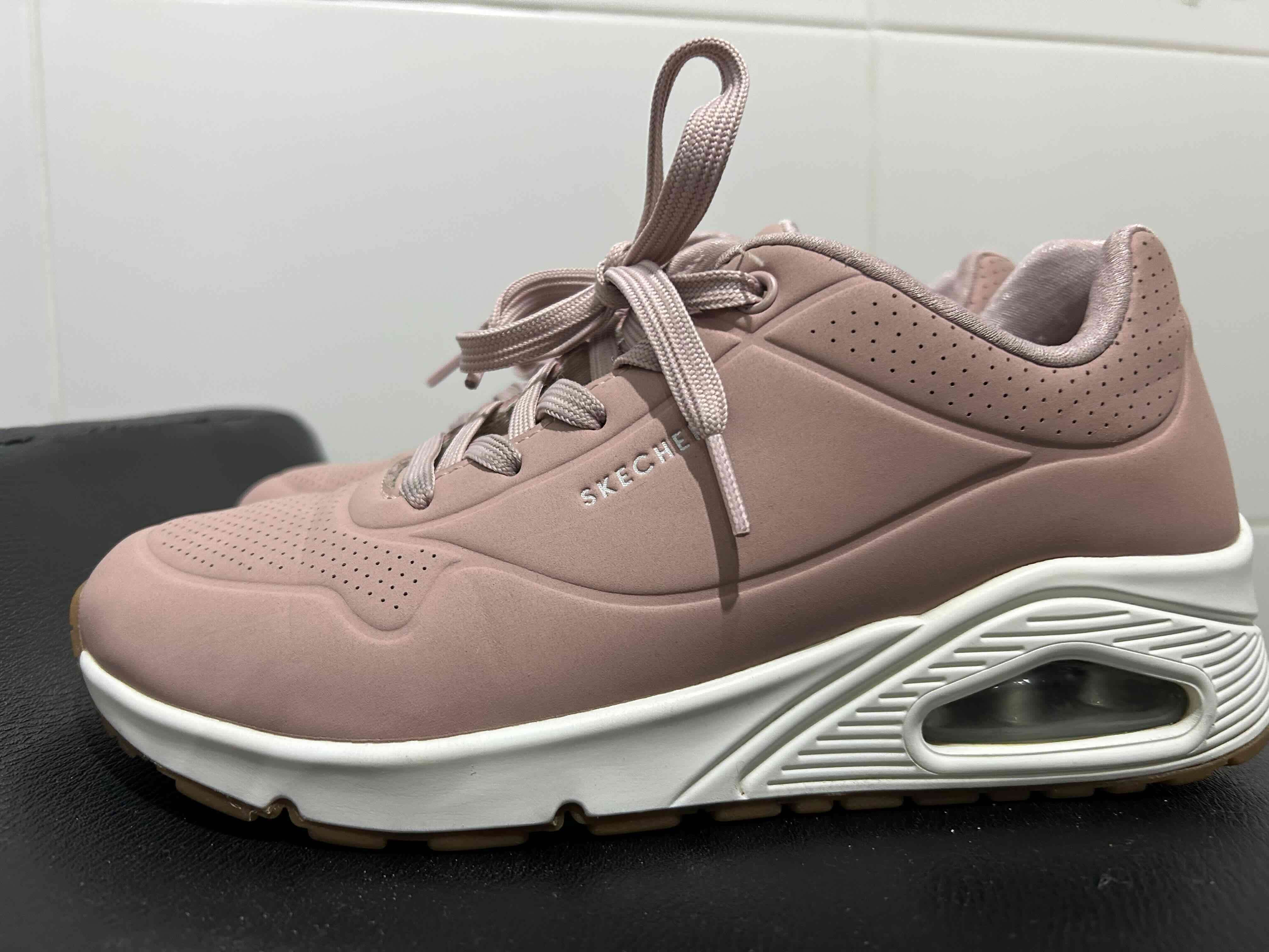 Zapatillas rosadas deportivas - miniatura 4