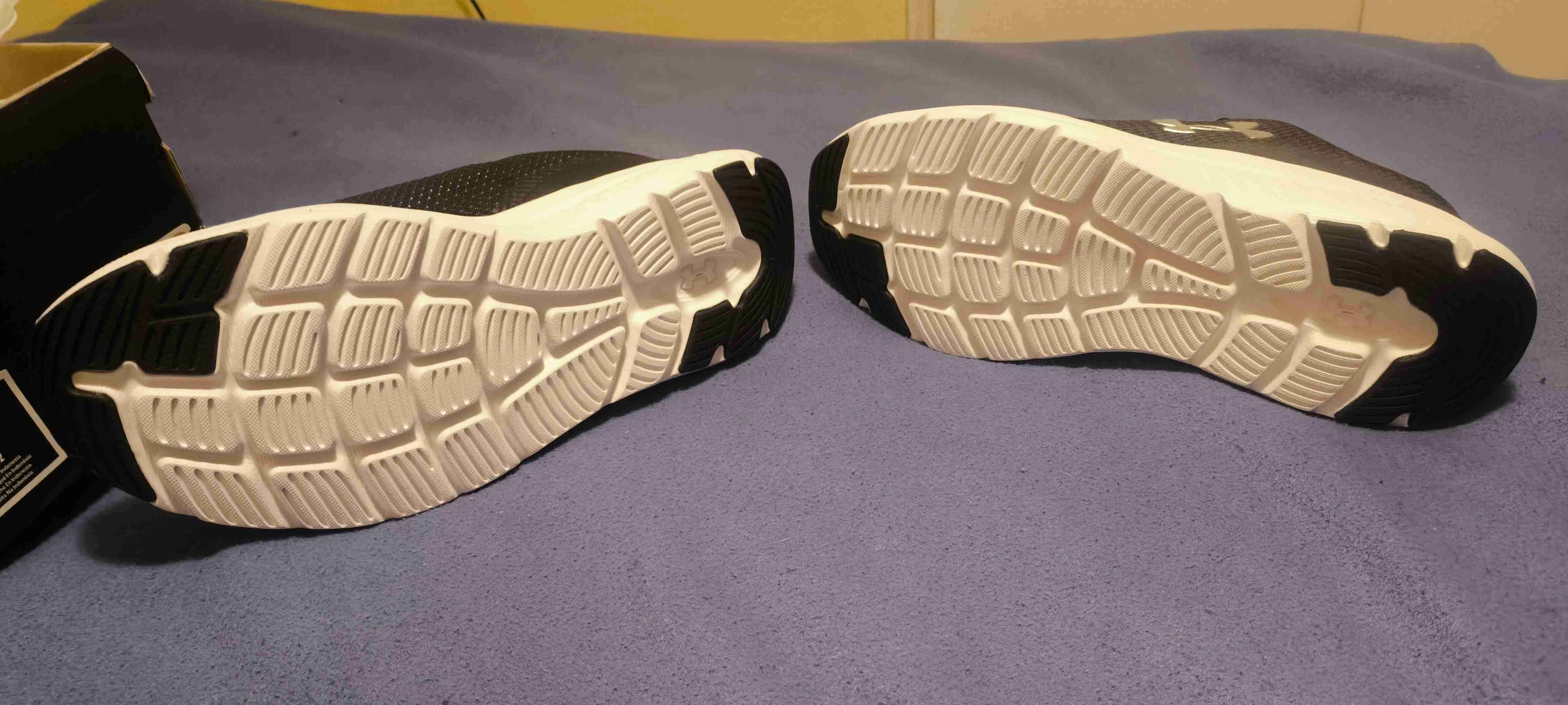 Zapatillas deportivas negras Under Armour - 2