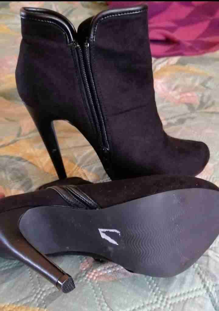 Botines negros de tacón alto - 2