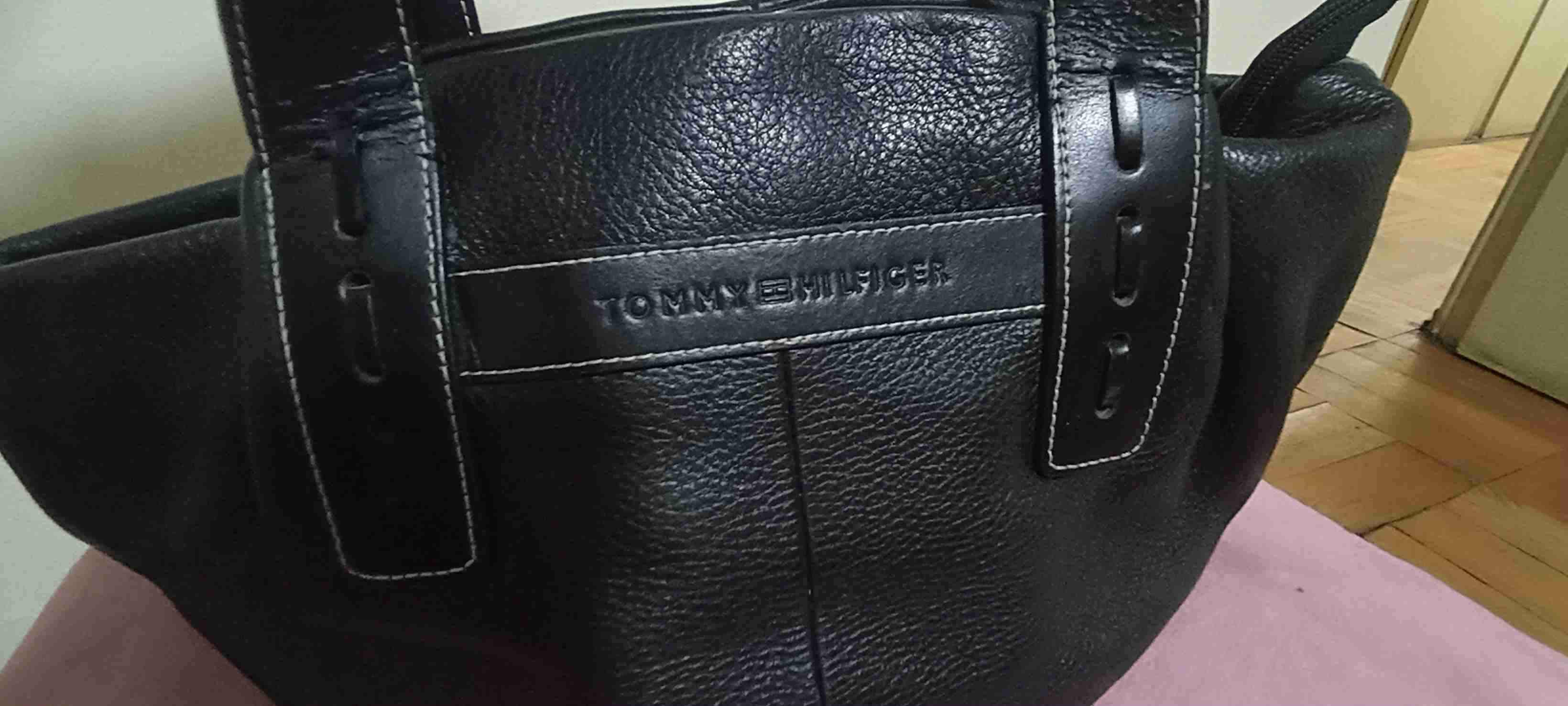 Bolso negro Tommy Hilfiger - miniatura 1