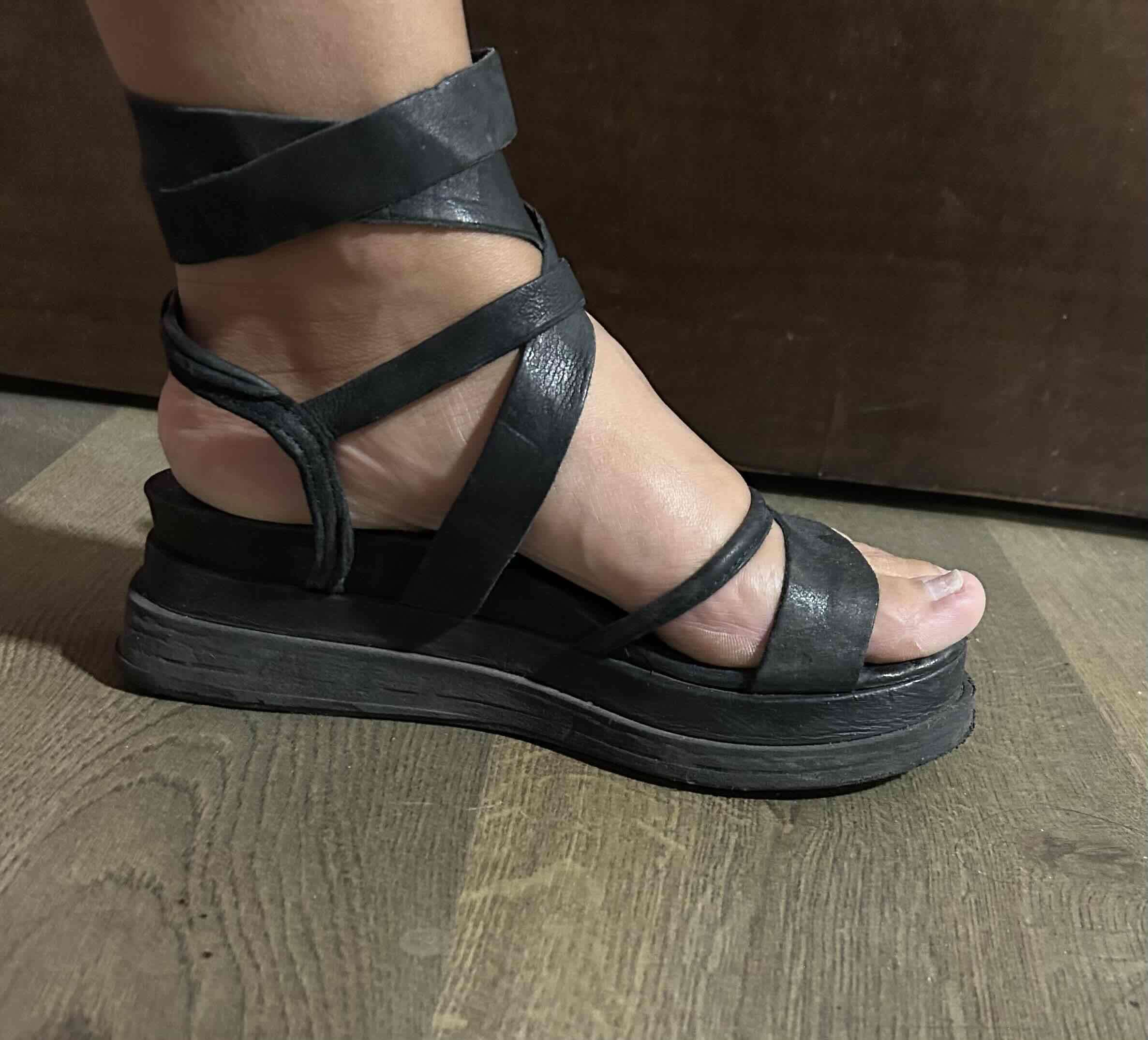 Sandalias negras con hebilla marca As98 - 3