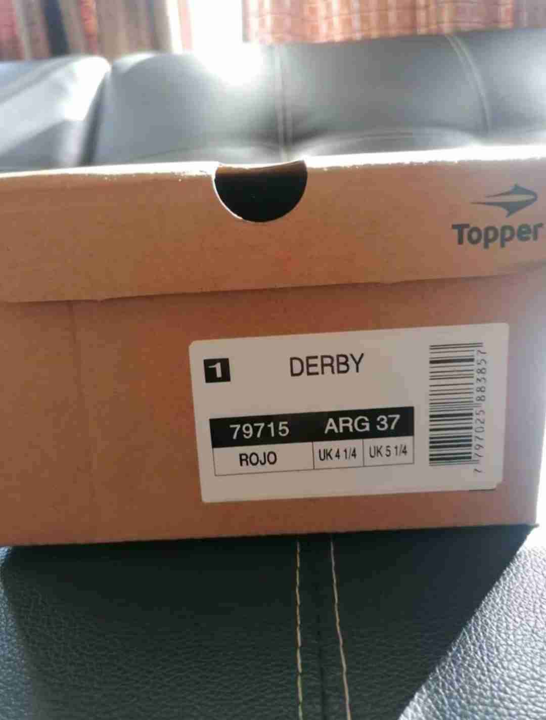 Zapatillas rojas deportivas - miniatura 2