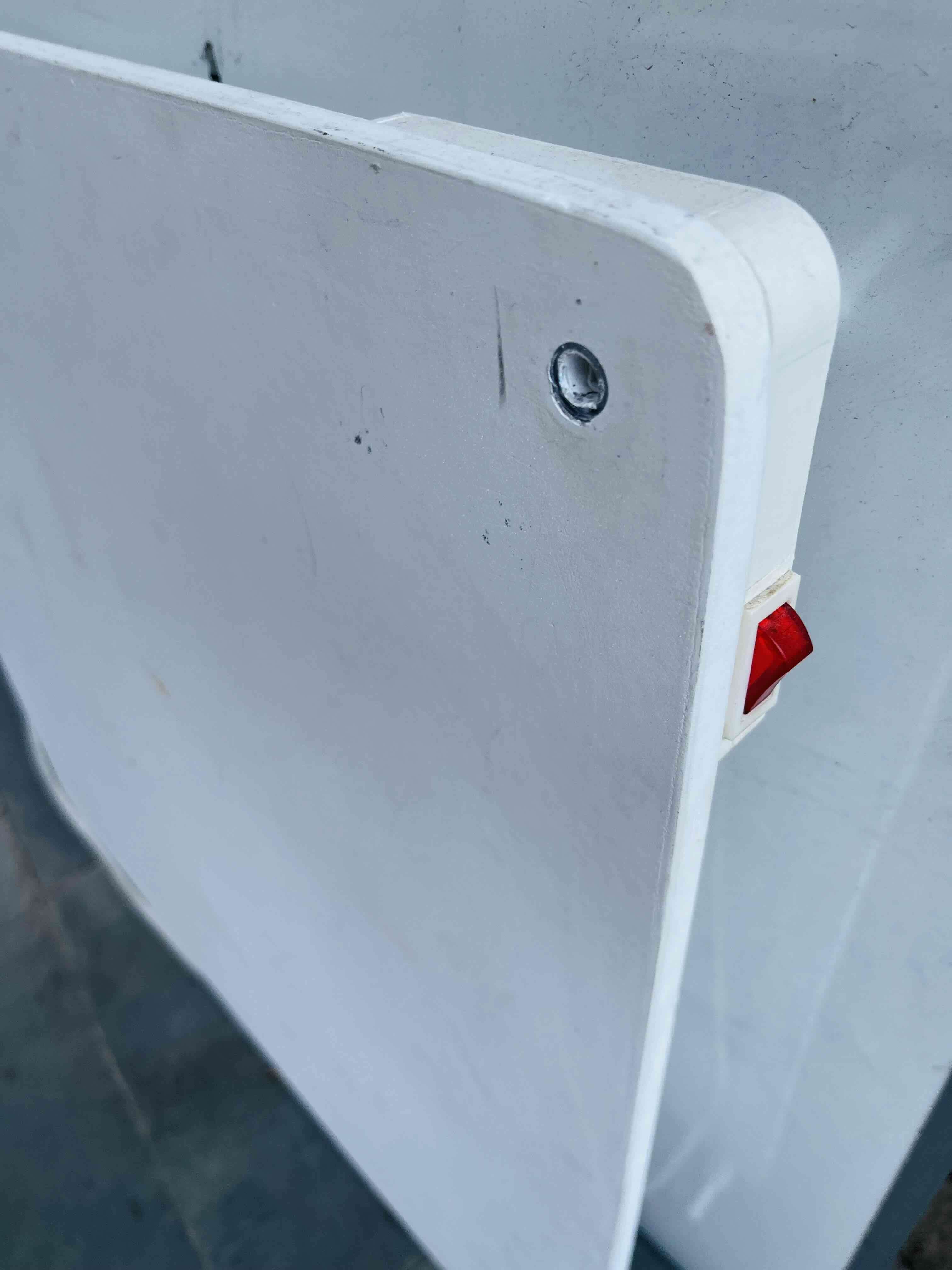 Estufa eléctrica de pared blanca - 2