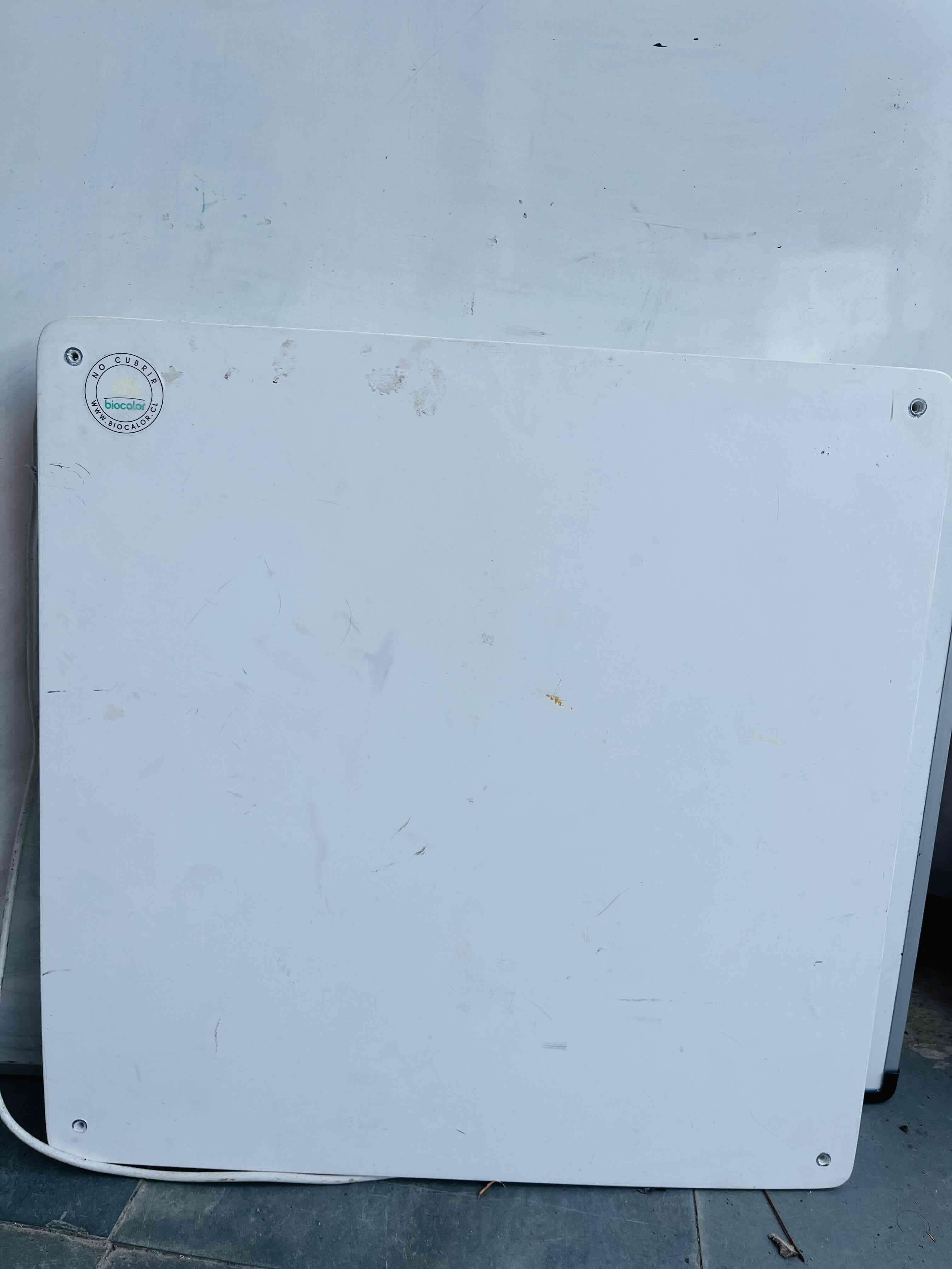 Estufa eléctrica de pared blanca - 3