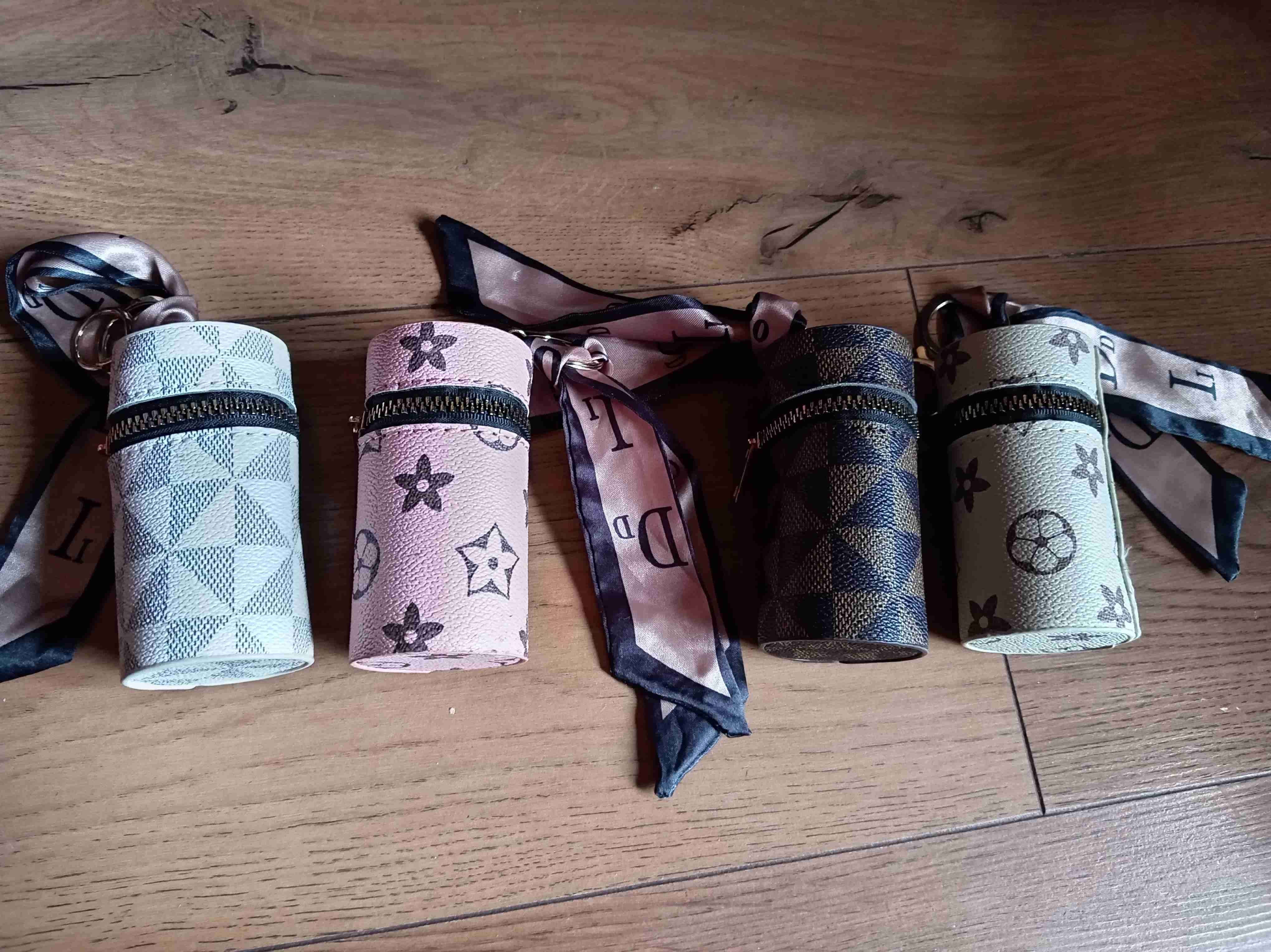 Reloj de pared dorado - miniatura 2