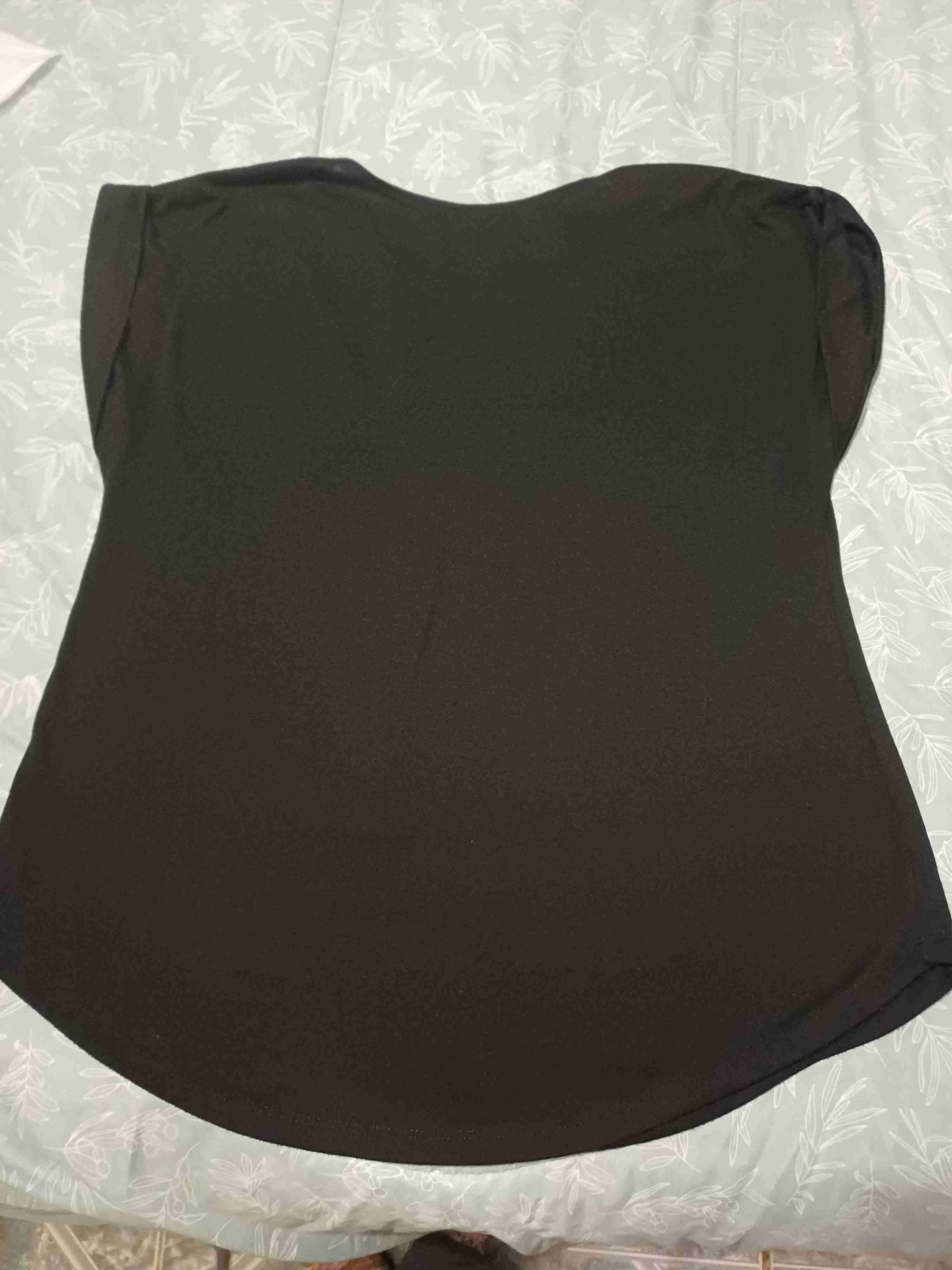 Polera negra con jirafas estampadas - miniatura 2