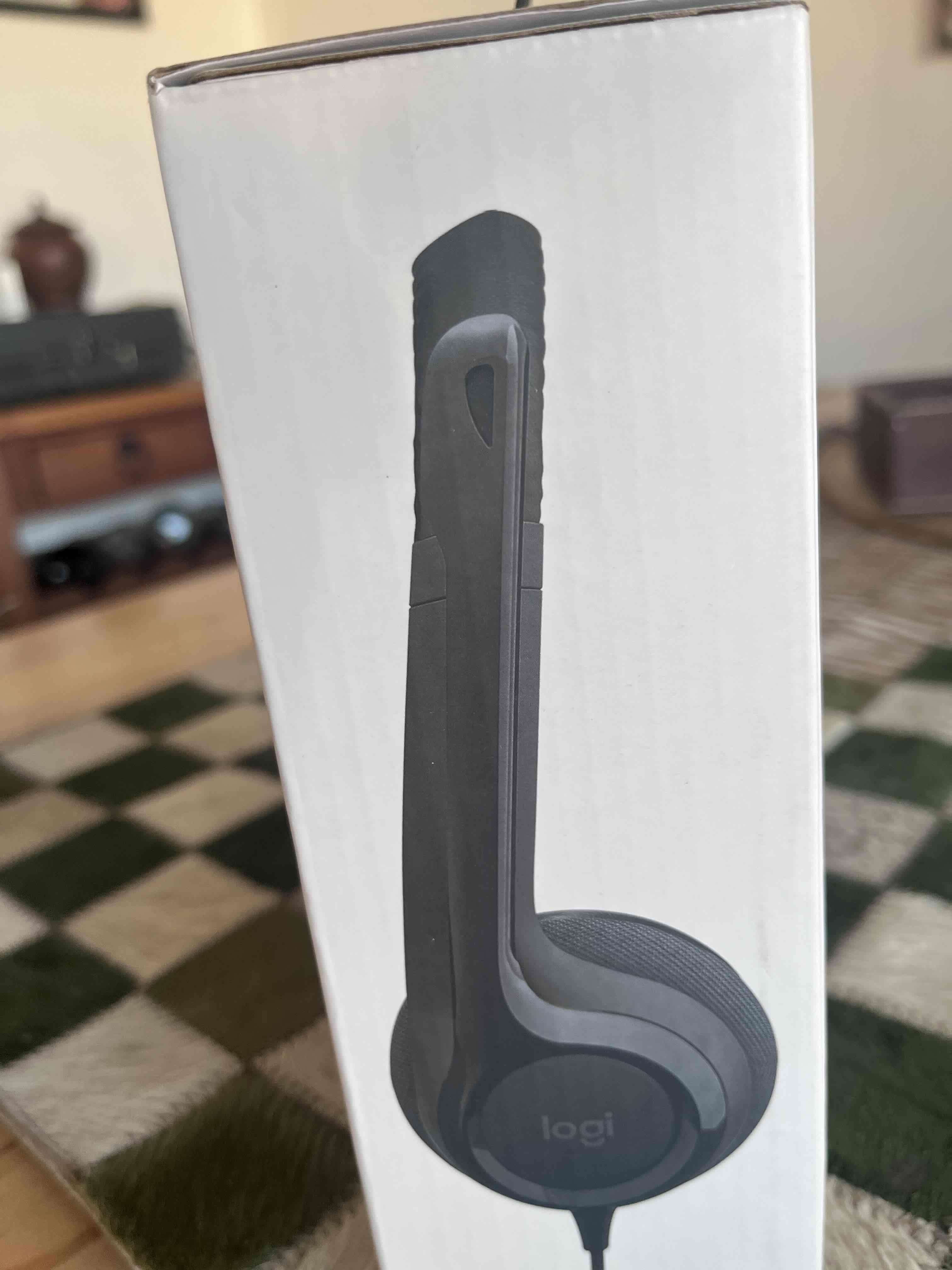 Audífonos Logitech negros nuevos - miniatura 1