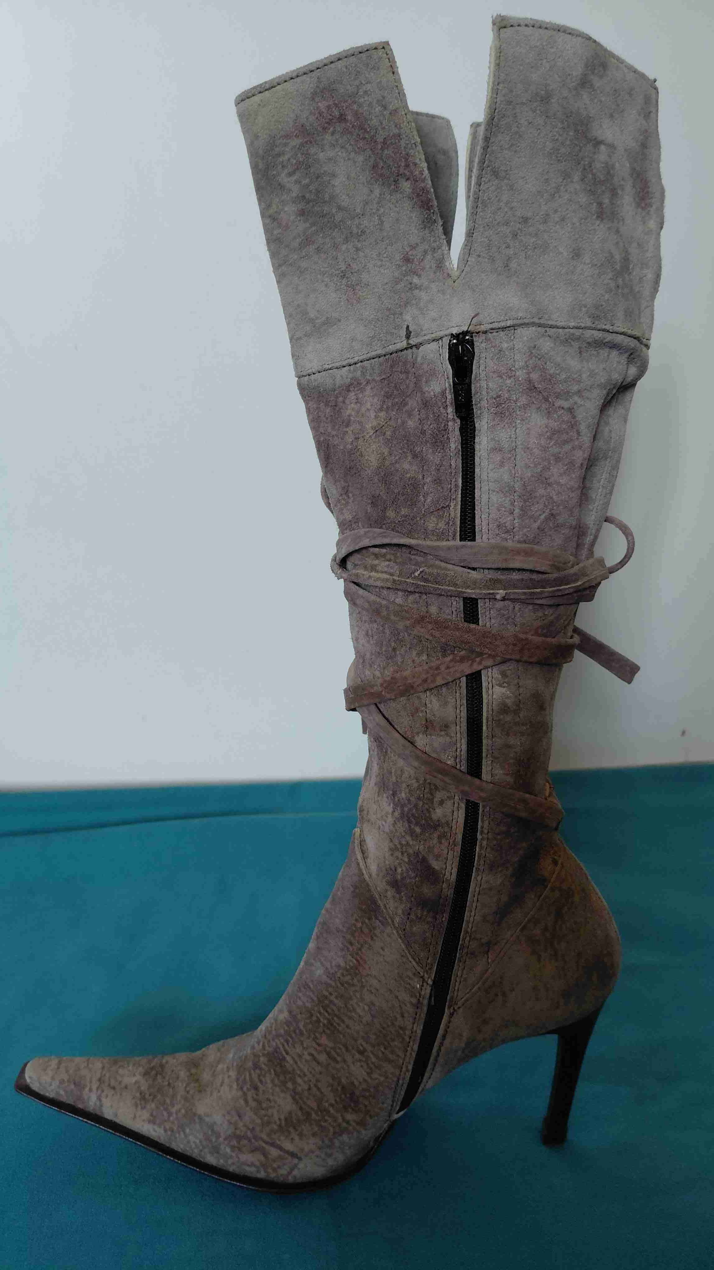 Bota alta exclusiva en punta 100% cuero. - 3