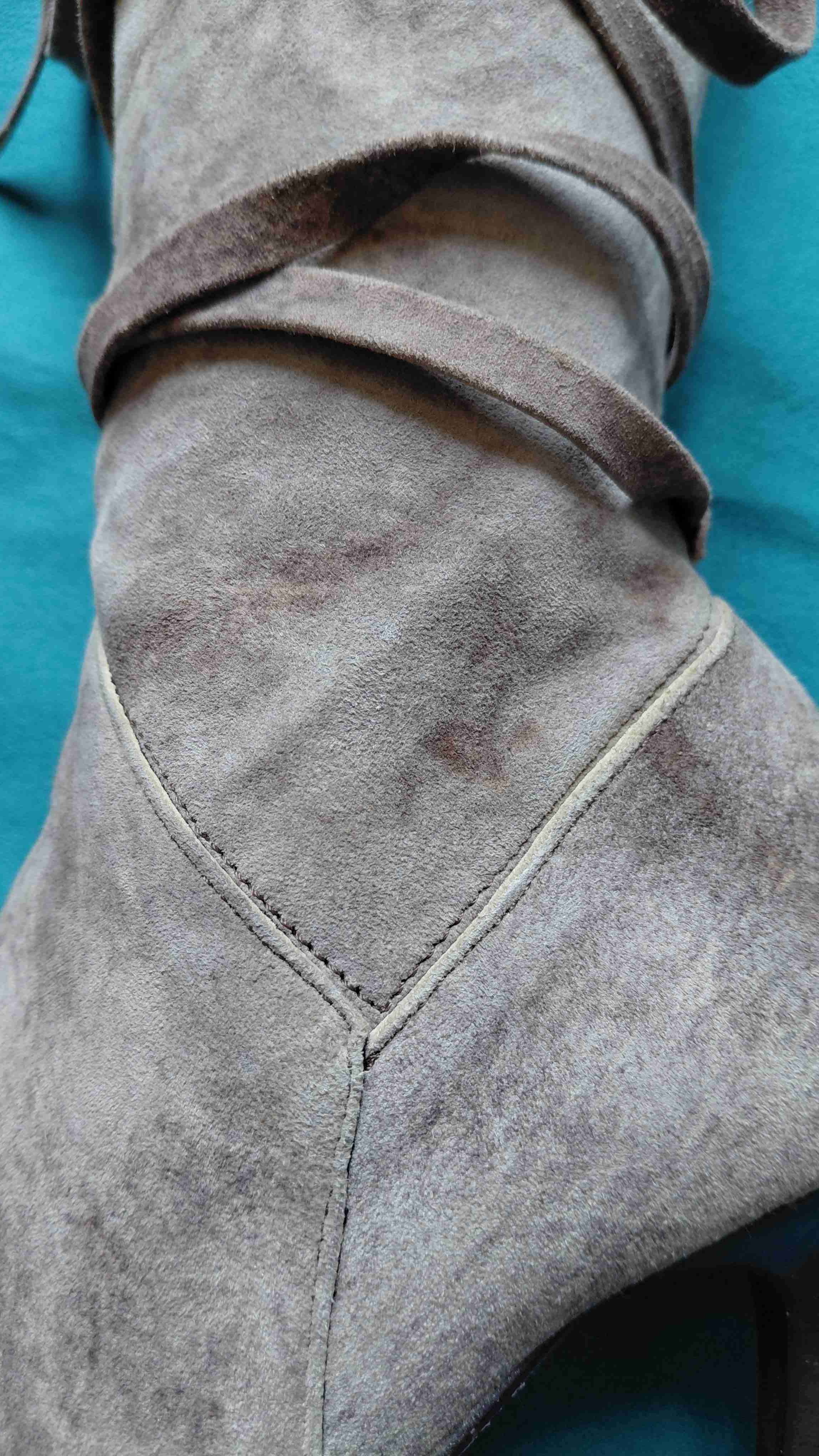 Bota alta exclusiva en punta 100% cuero. - 4