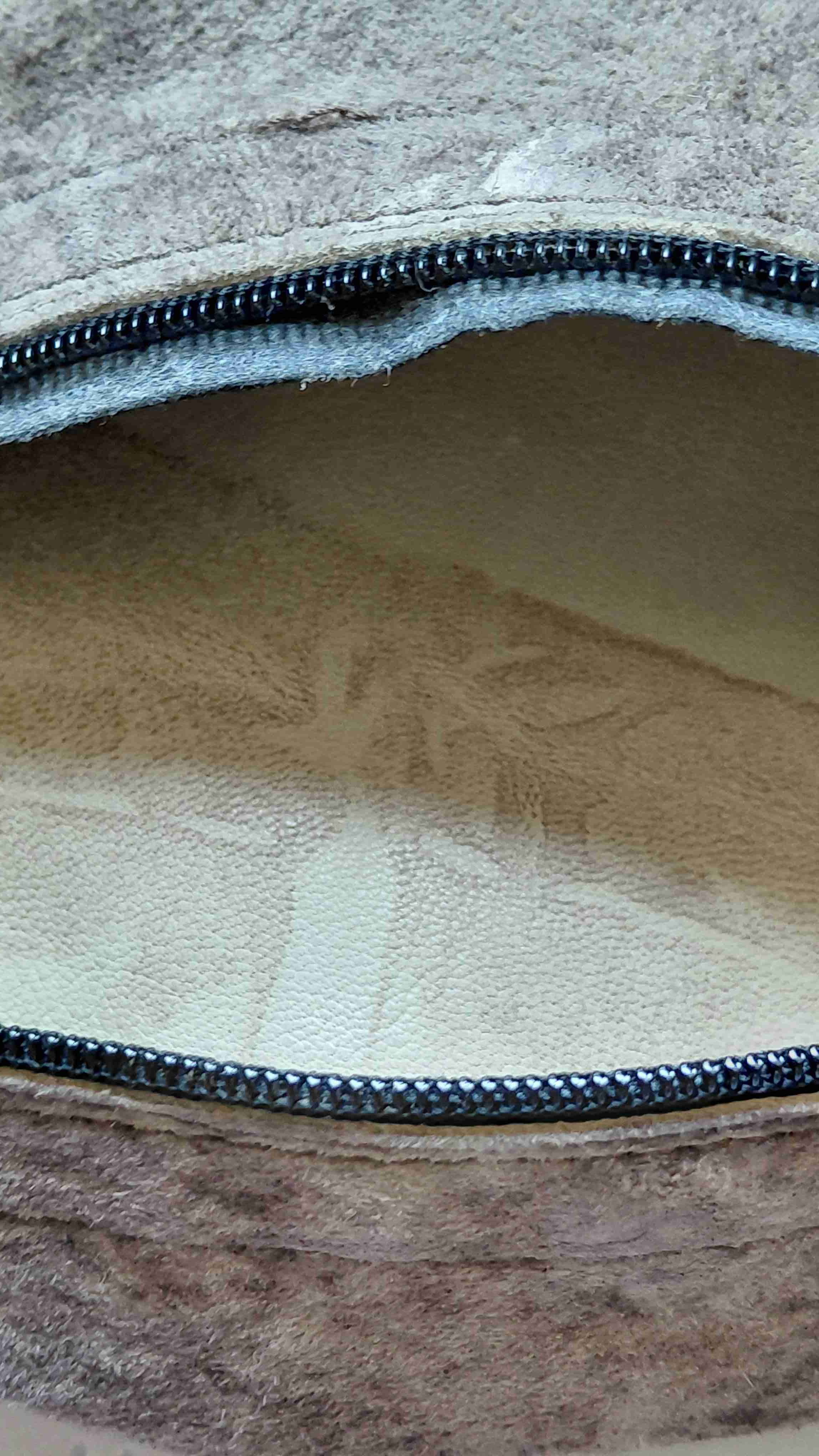 Bota alta exclusiva en punta 100% cuero. - 6