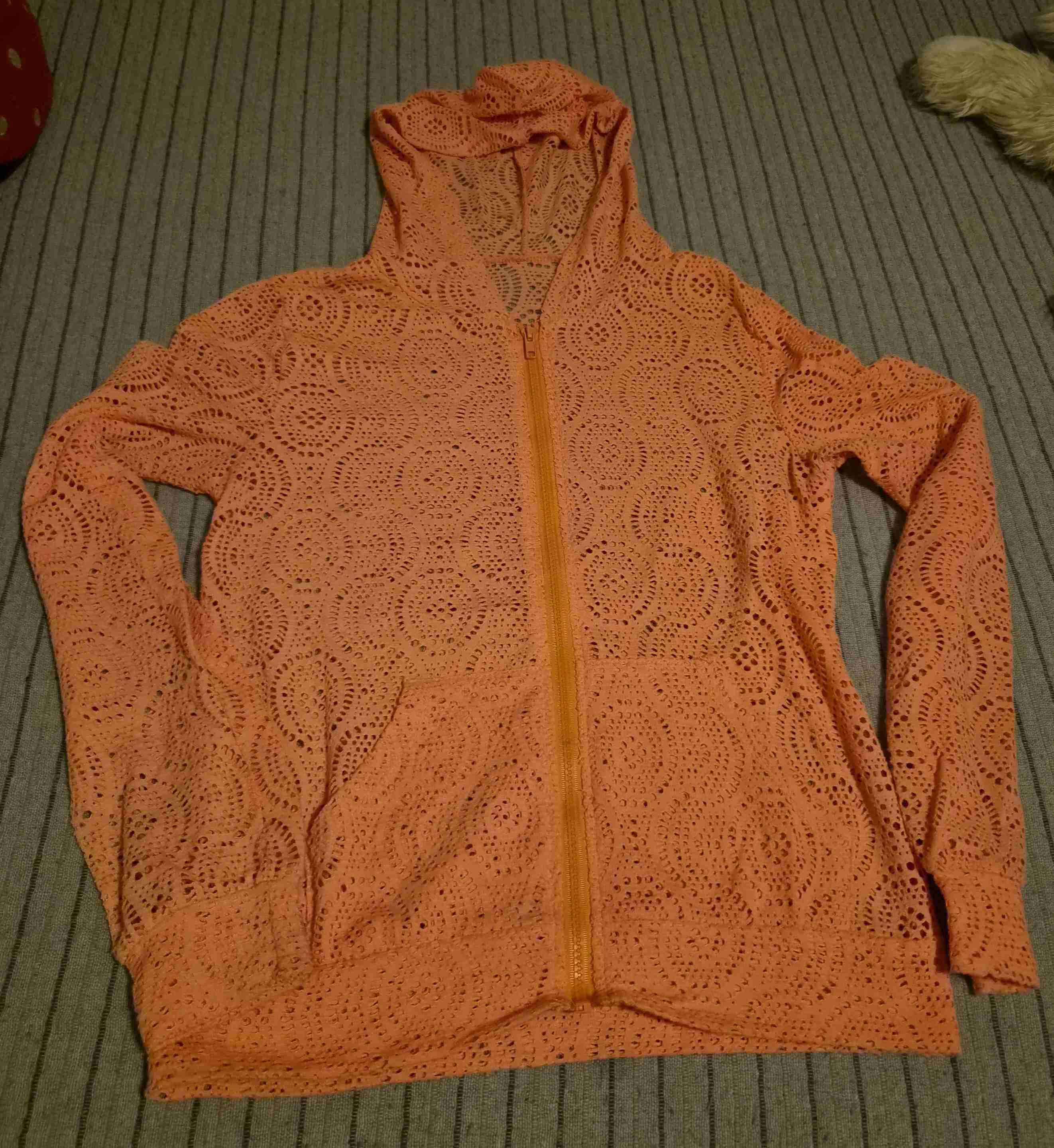 Polerón encaje naranja con capucha