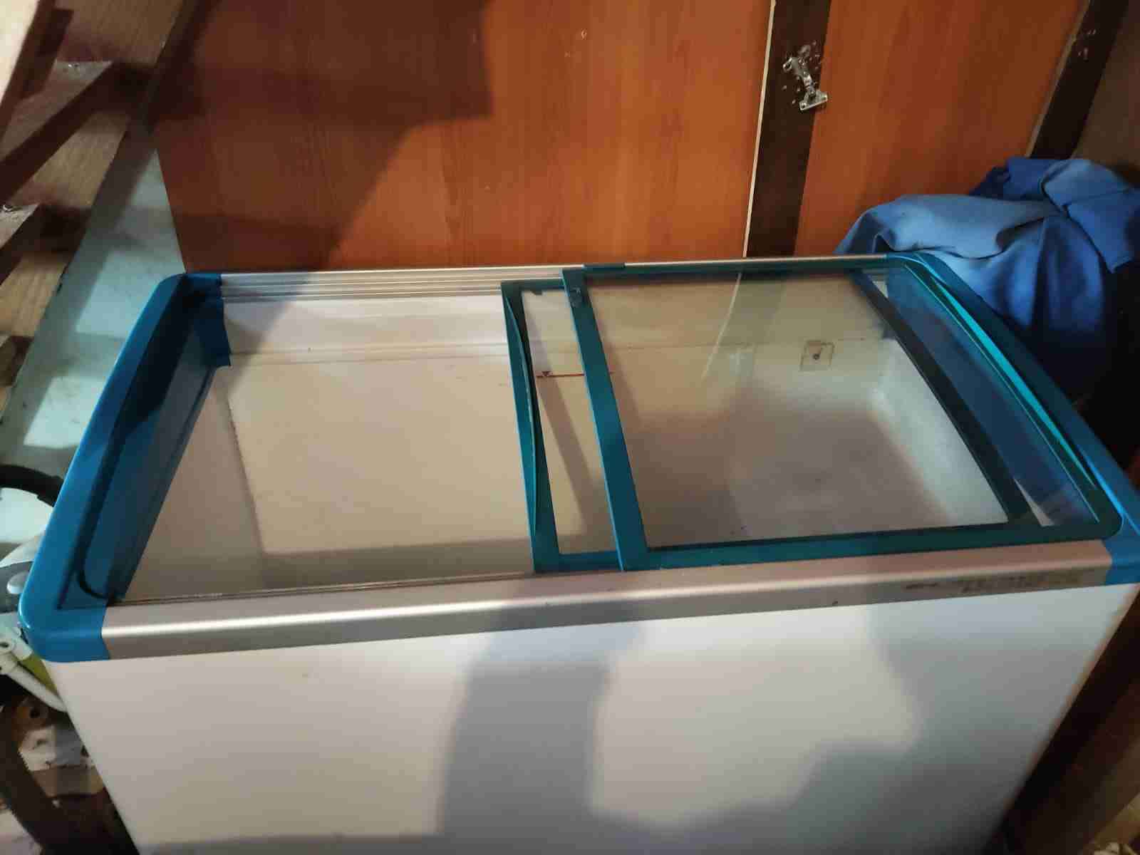 Congelador con tapa de vidrio - miniatura 1