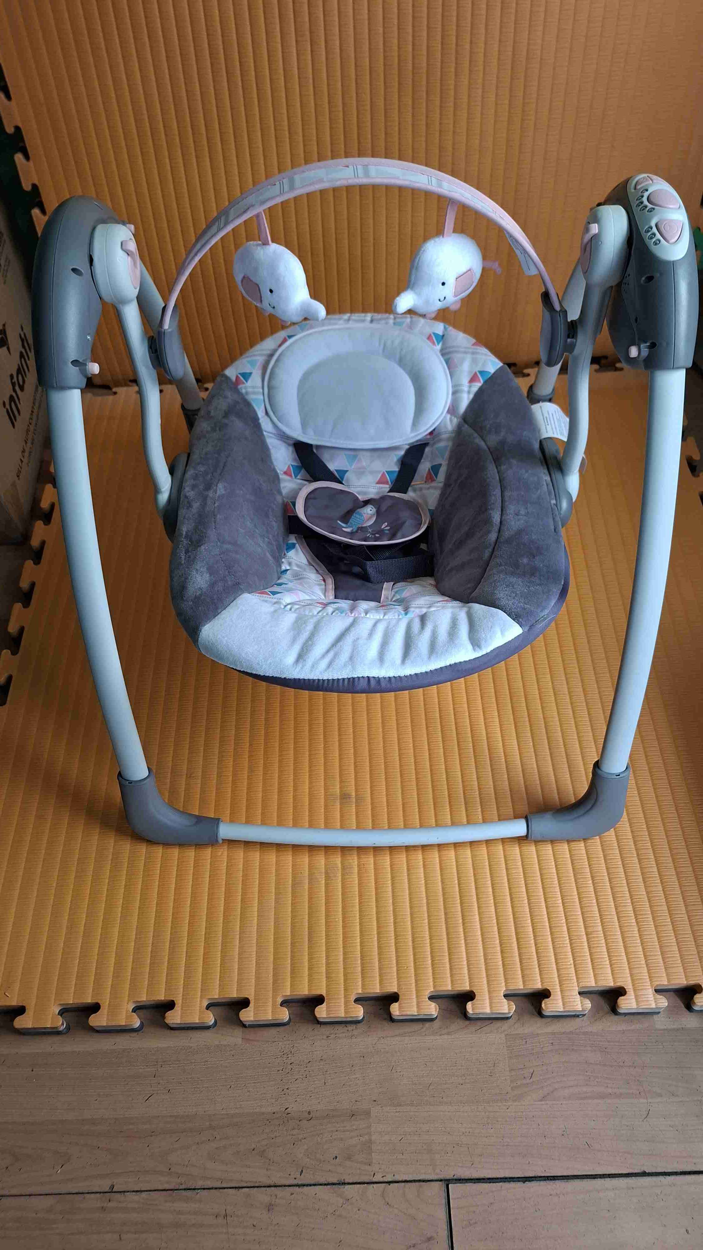 Mecedora o Columpio eléctrico para bebé - 1