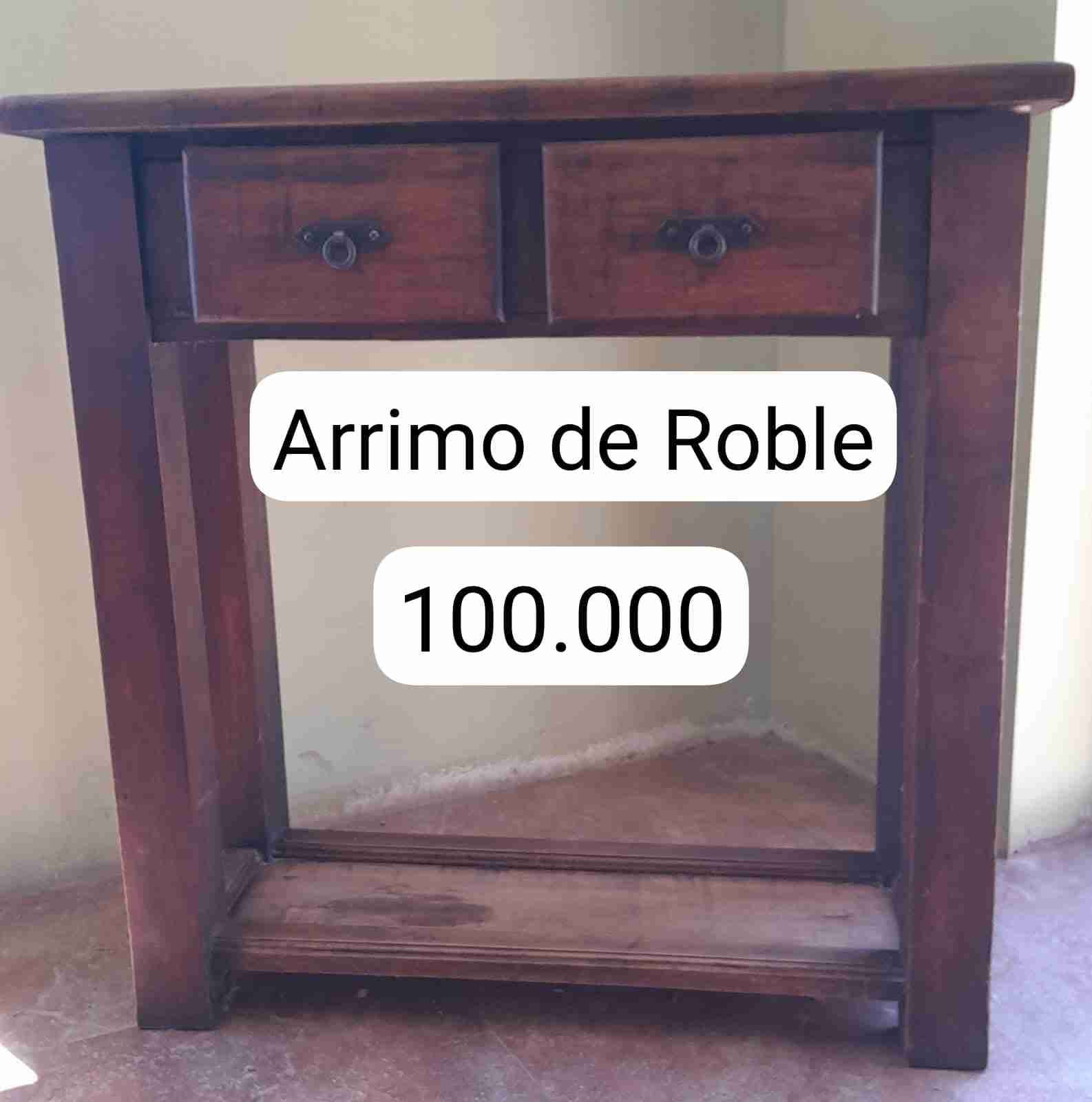 Arrimo de roble con cajones