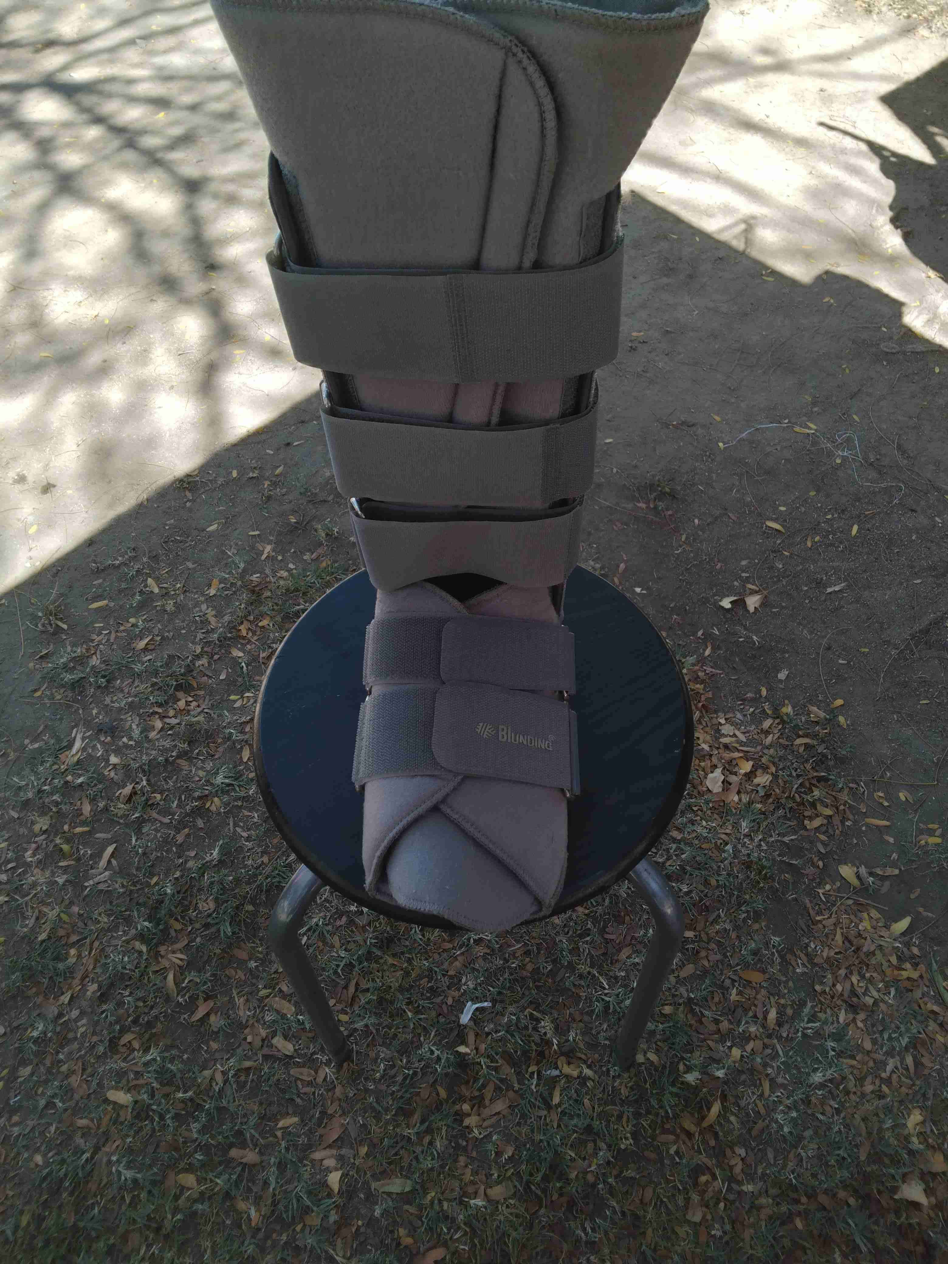 Bota ortopédica ajustable gris - miniatura 3