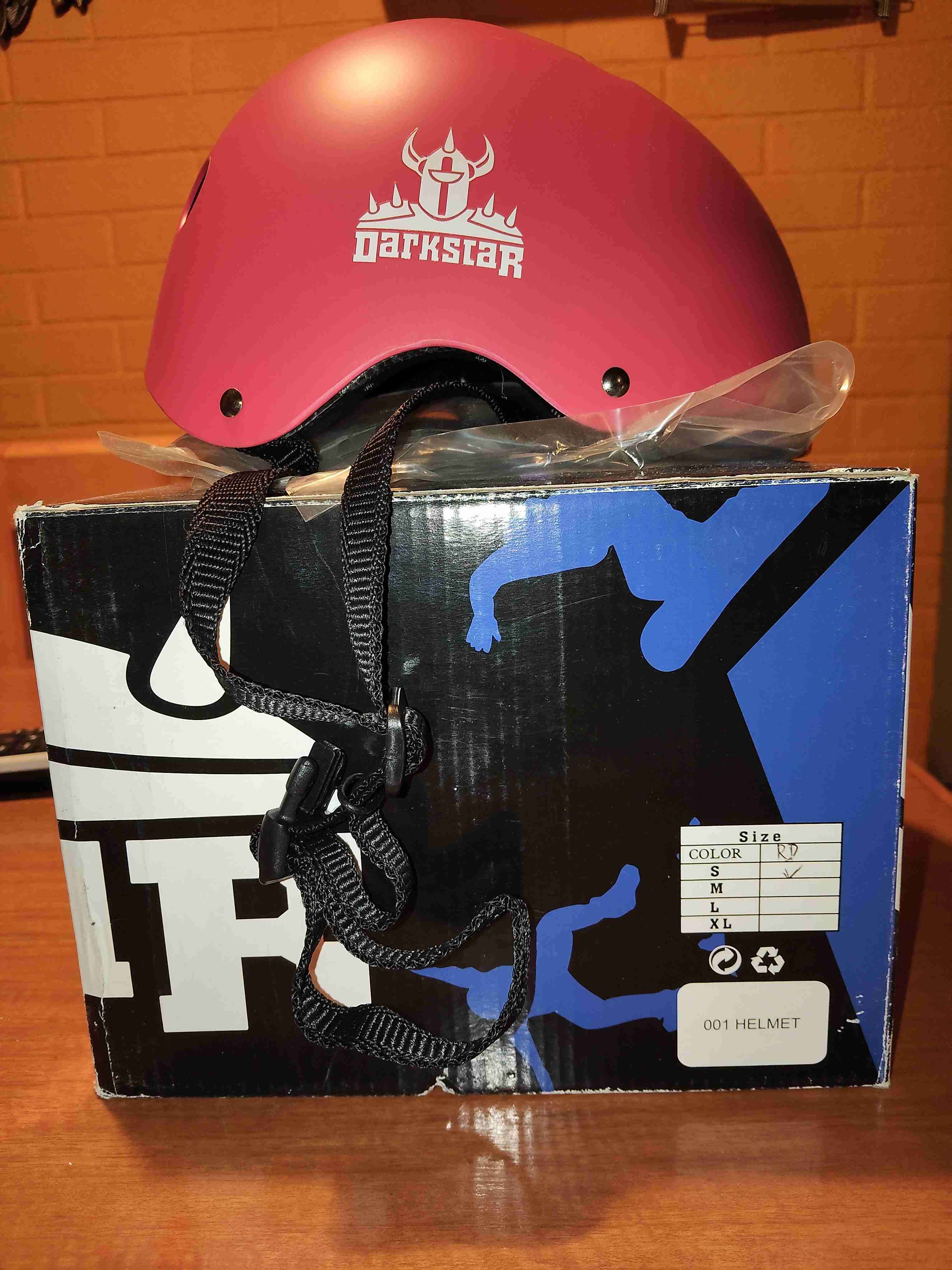 Casco rojo para bicicleta - 4