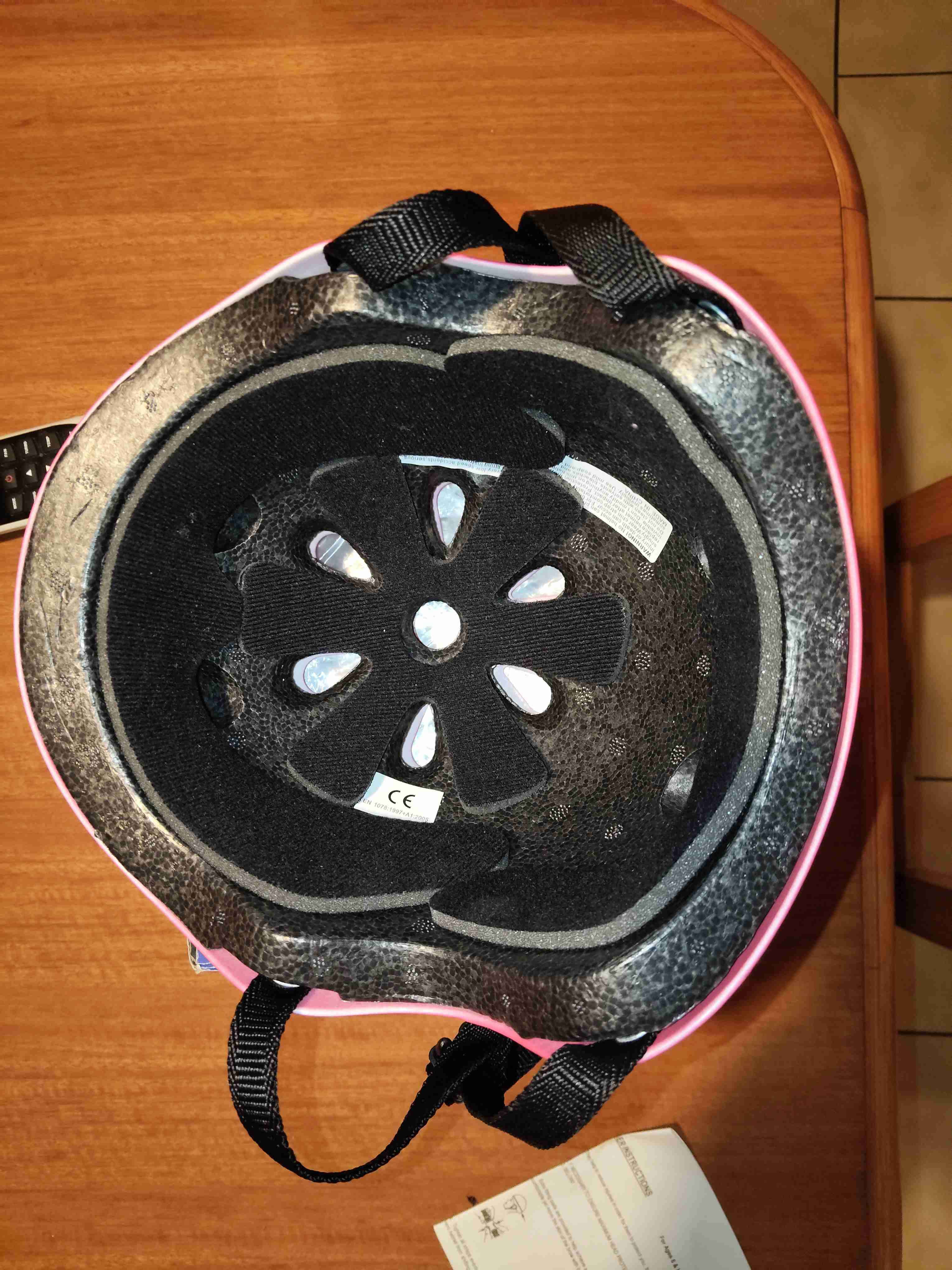 Casco rojo para bicicleta - 5