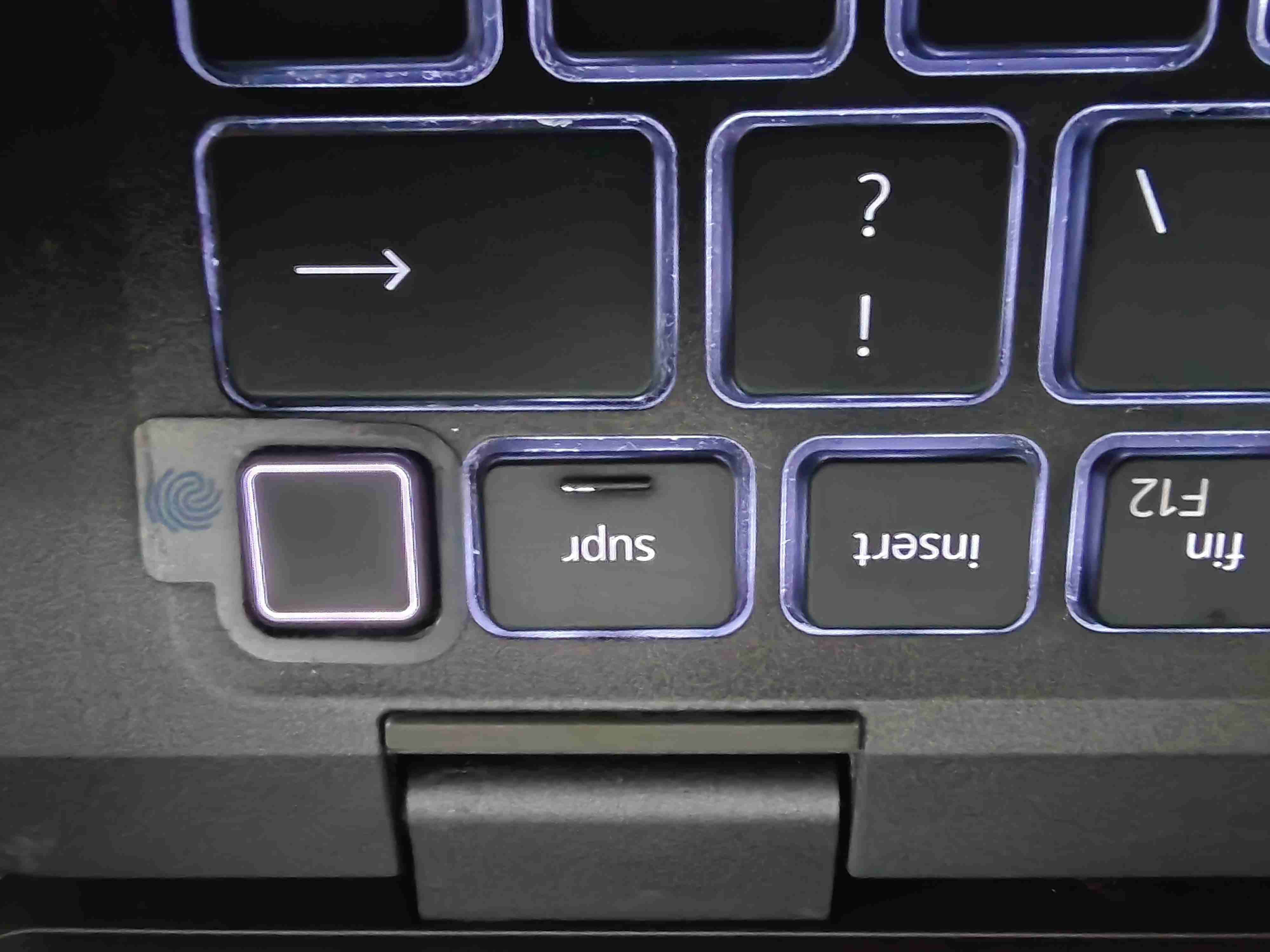 Laptop Dell negro usada I5 - miniatura 3