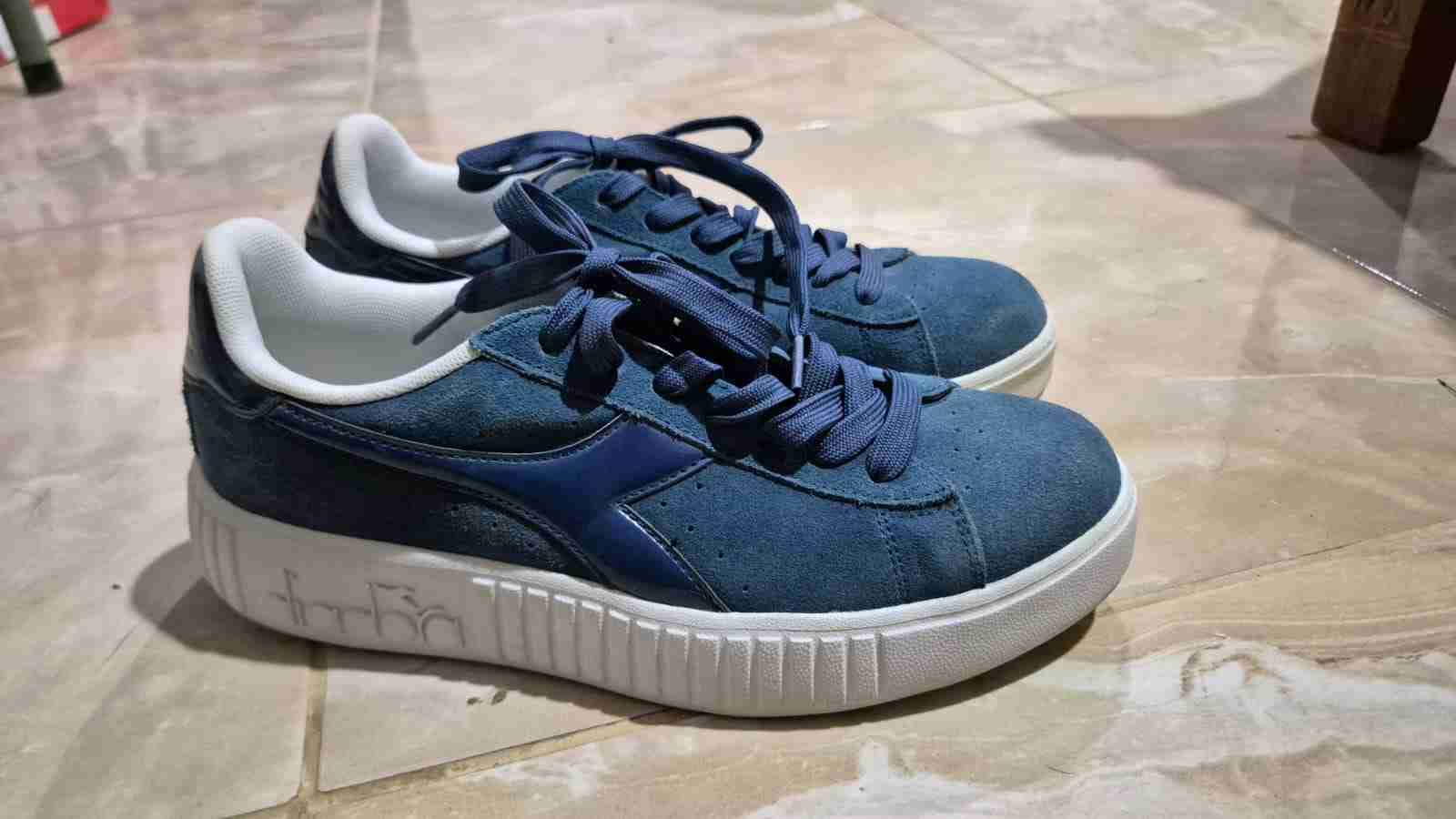 Zapatillas azules con cordones - 2