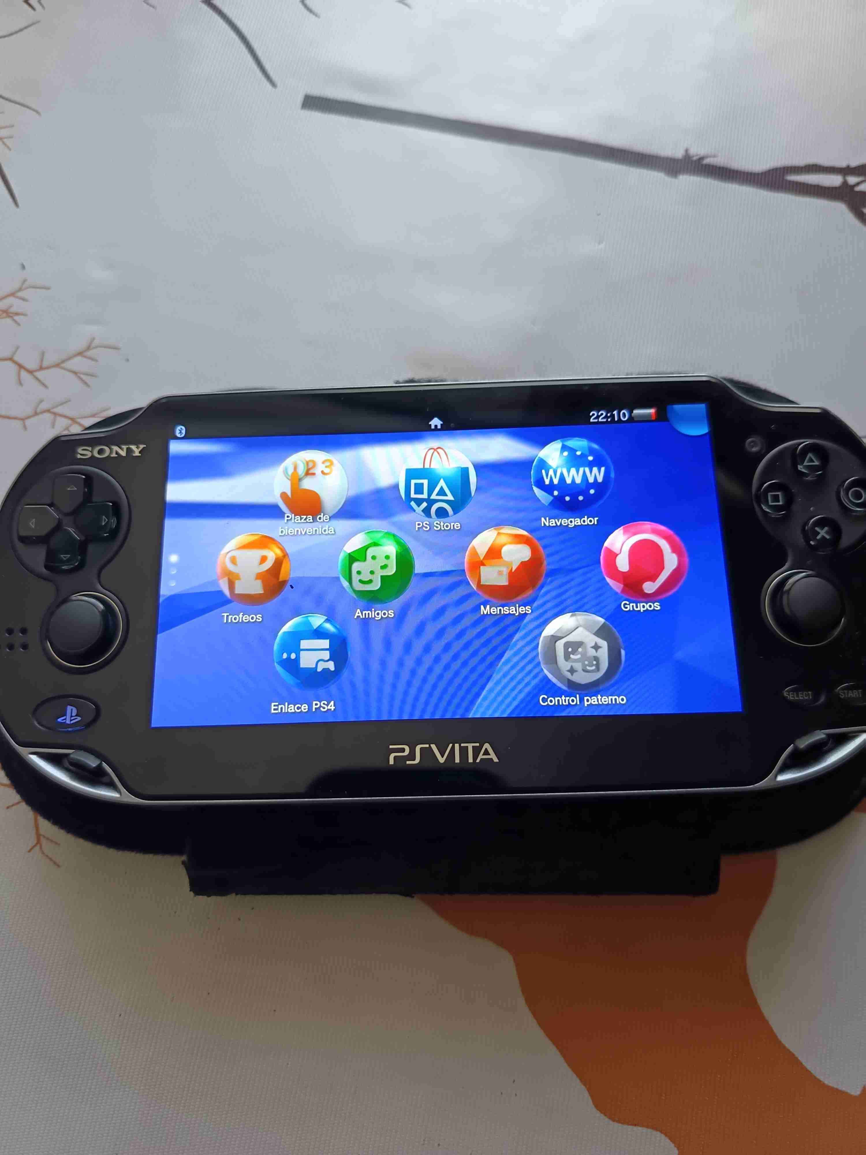 PS Vita con funda y cargador - miniatura 3
