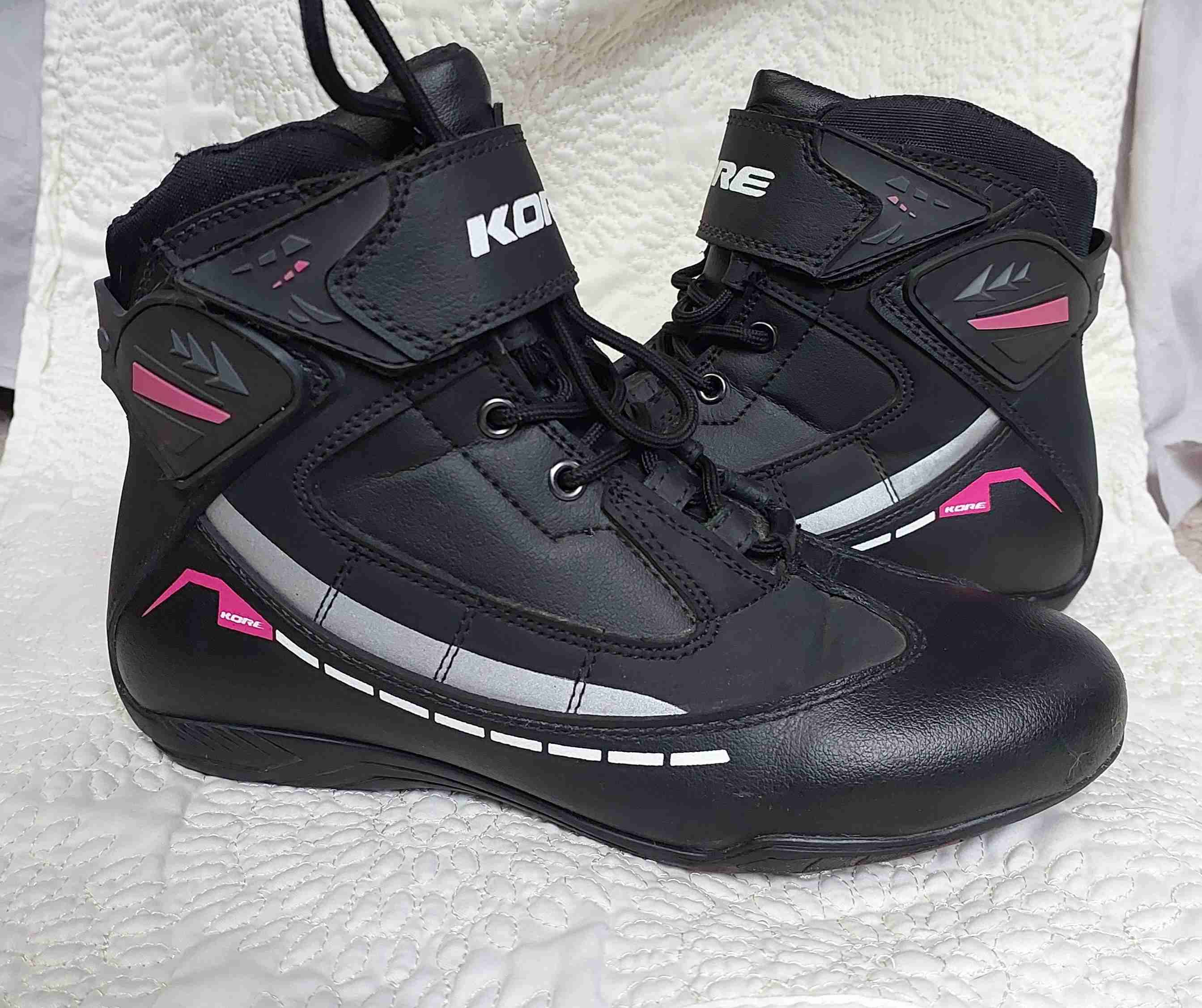 Botines negros moto Kore - 1