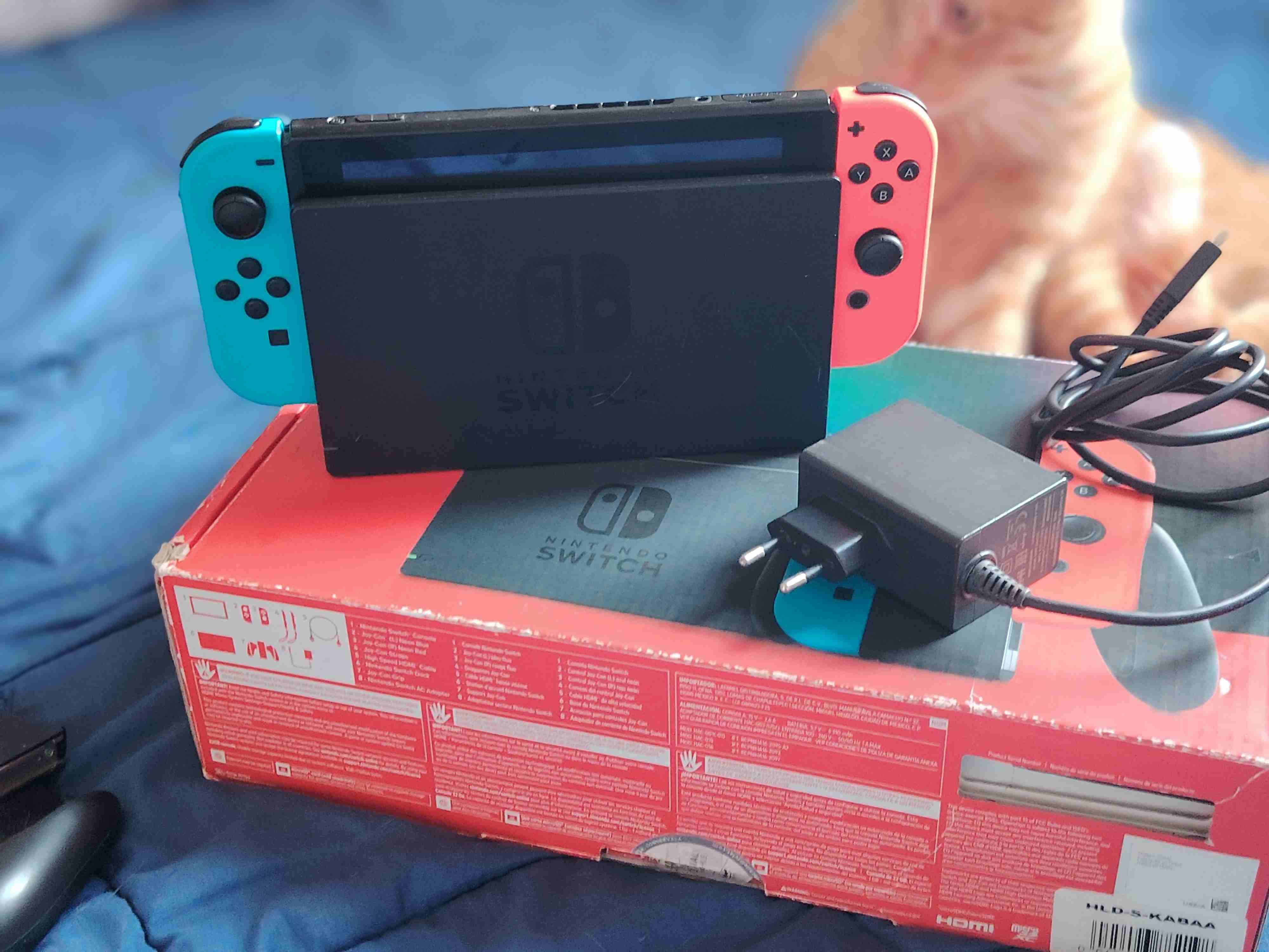 Consola Nintendo Switch con Joy-Cons - miniatura 1