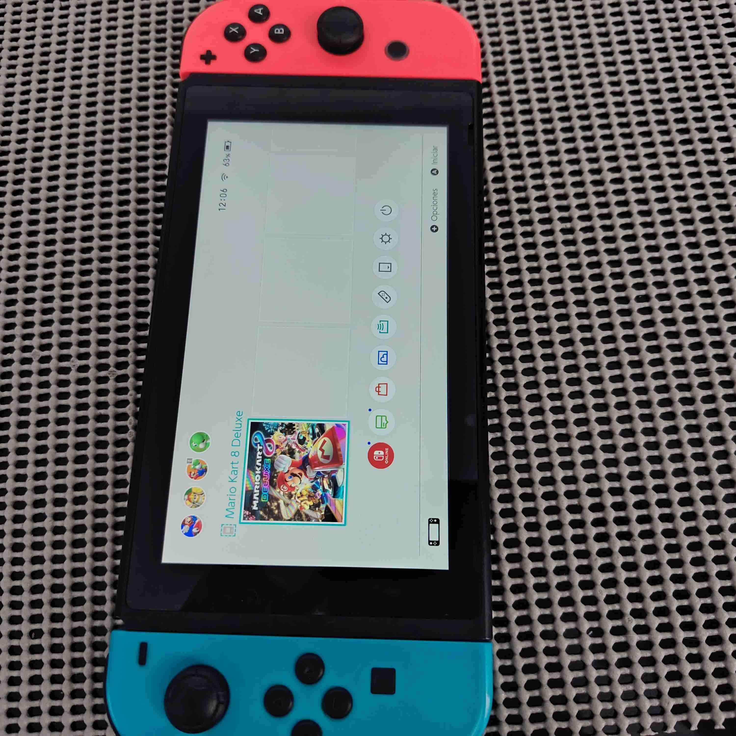 Consola Nintendo Switch con Joy-Cons - miniatura 2