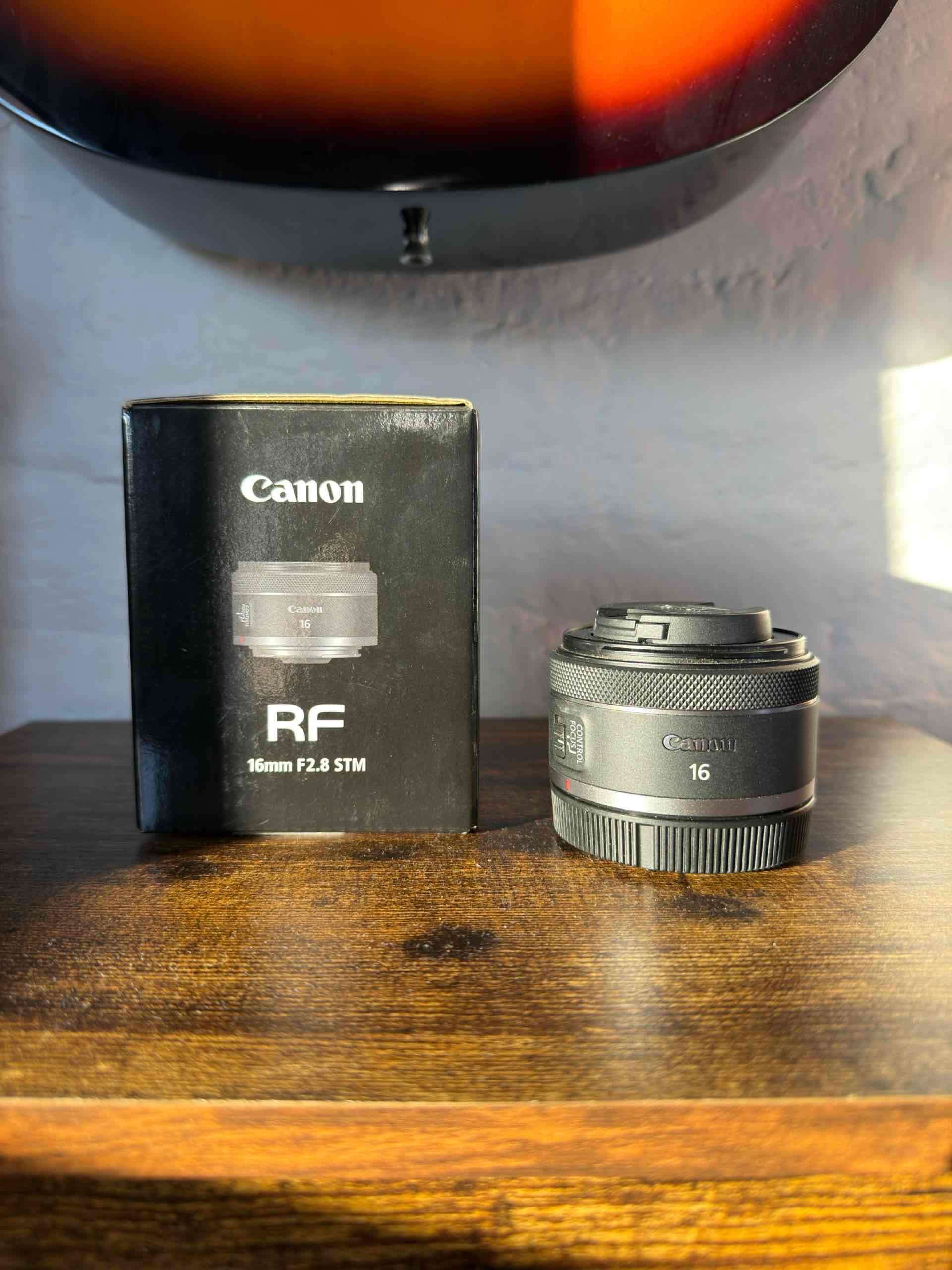 Lente Canon RF 16mm f/2.8 STM - miniatura 1