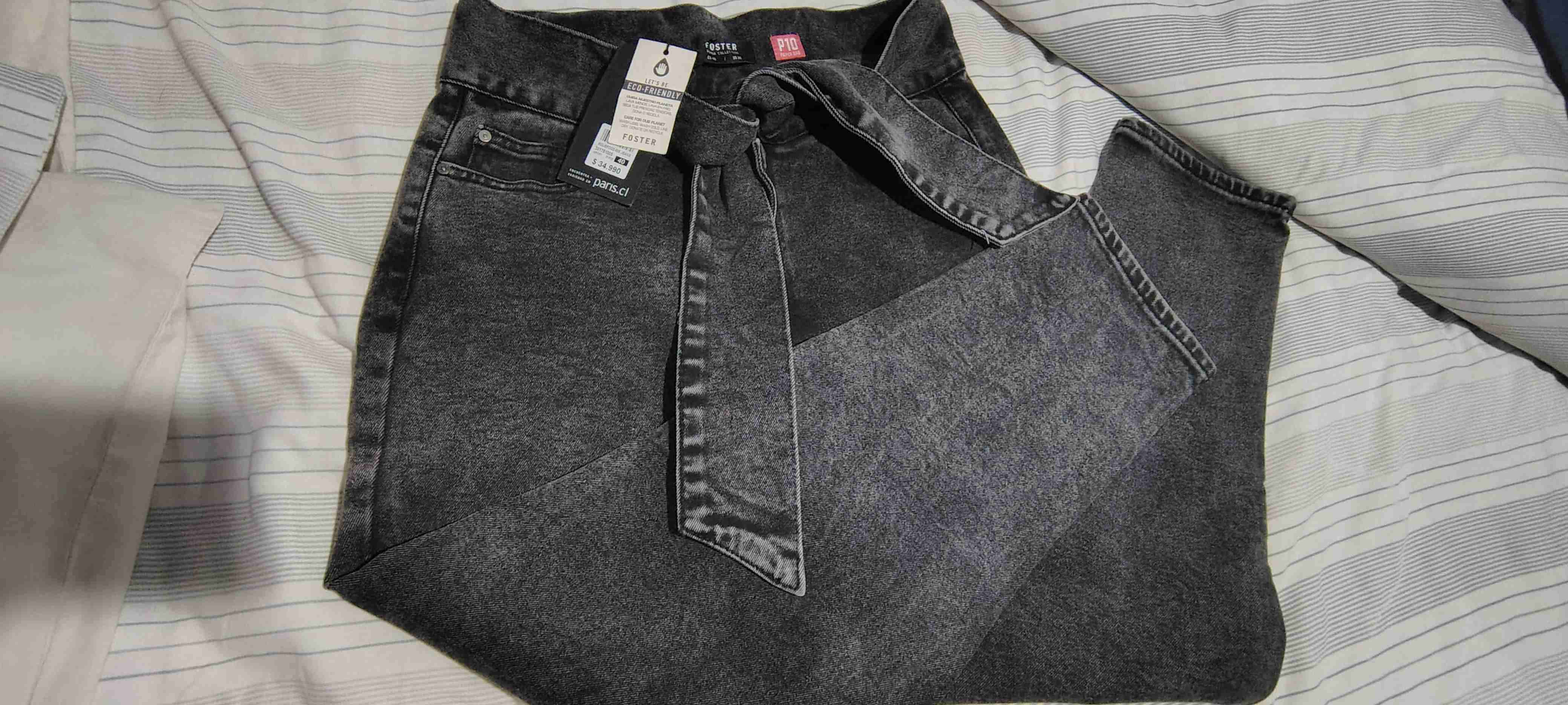 Jeans gris ajustados para mujer - miniatura 3