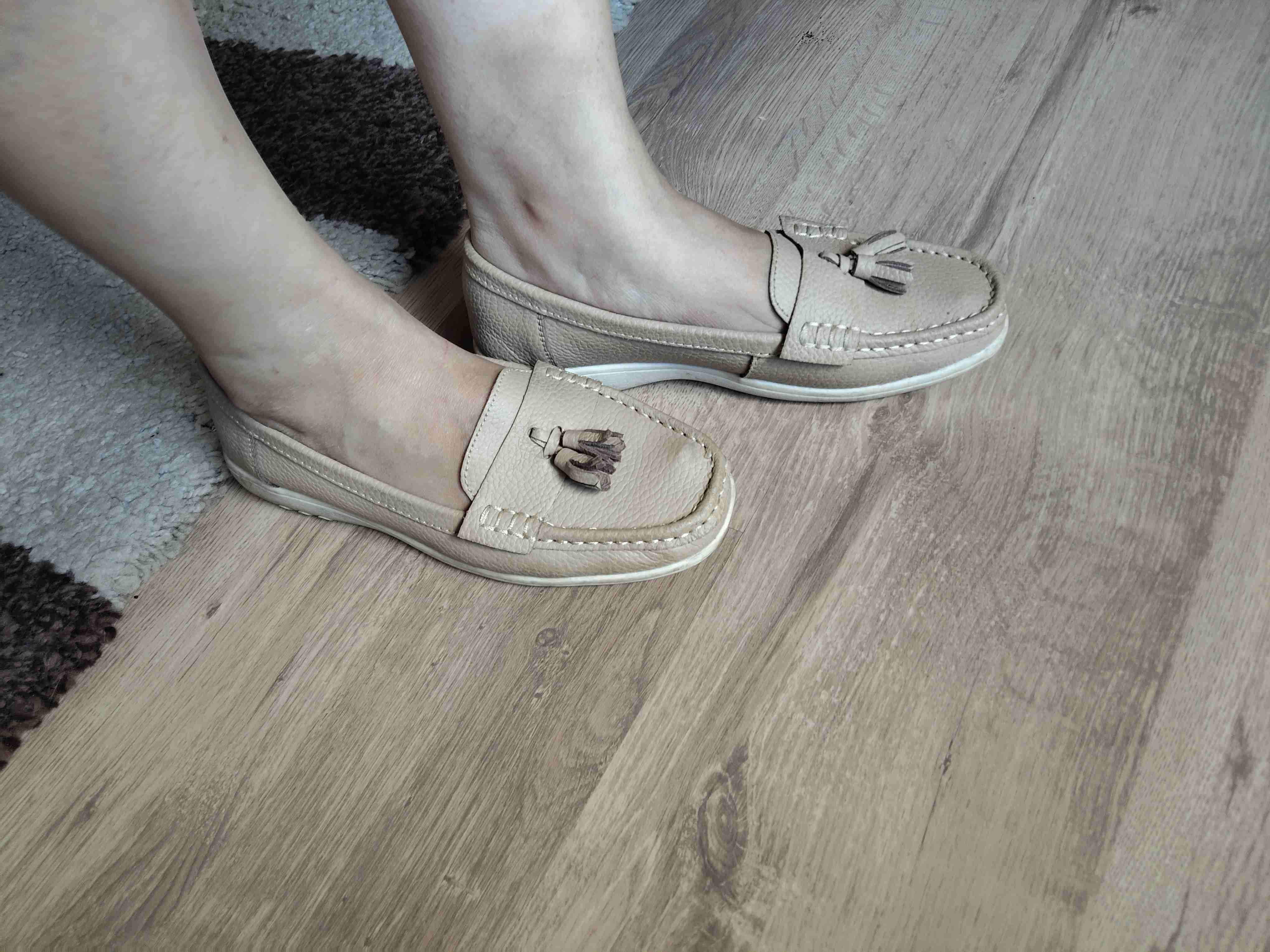Mocasines beige con borlas - miniatura 1